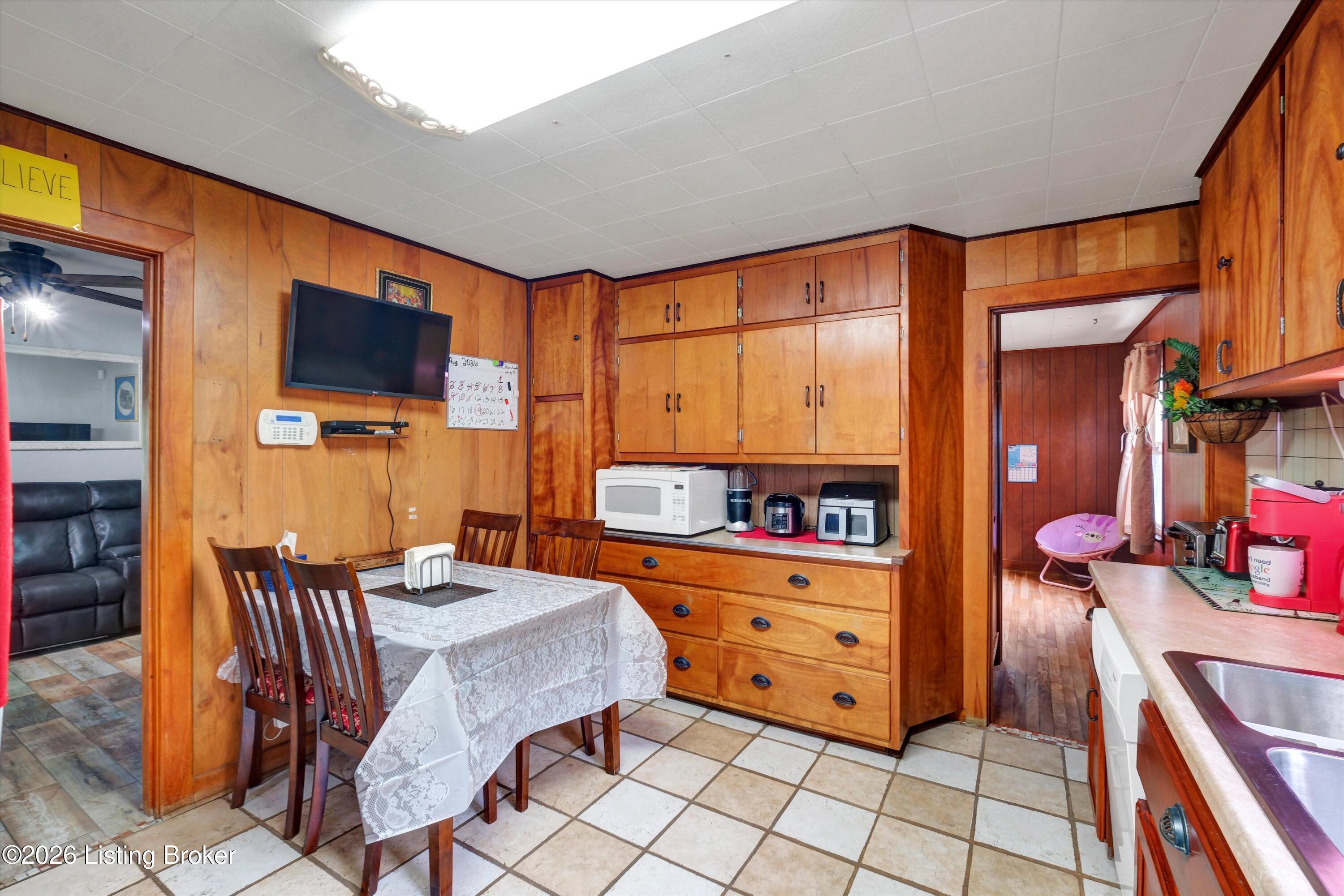 1516 Eskridge Ln Property Photo 13