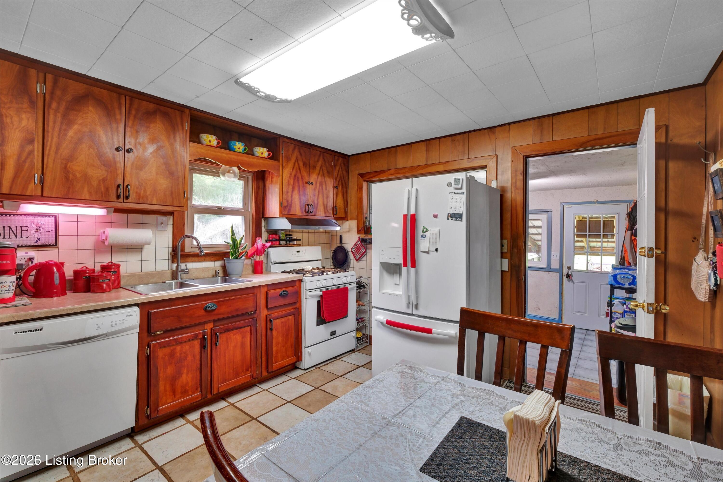1516 Eskridge Ln Property Photo 14
