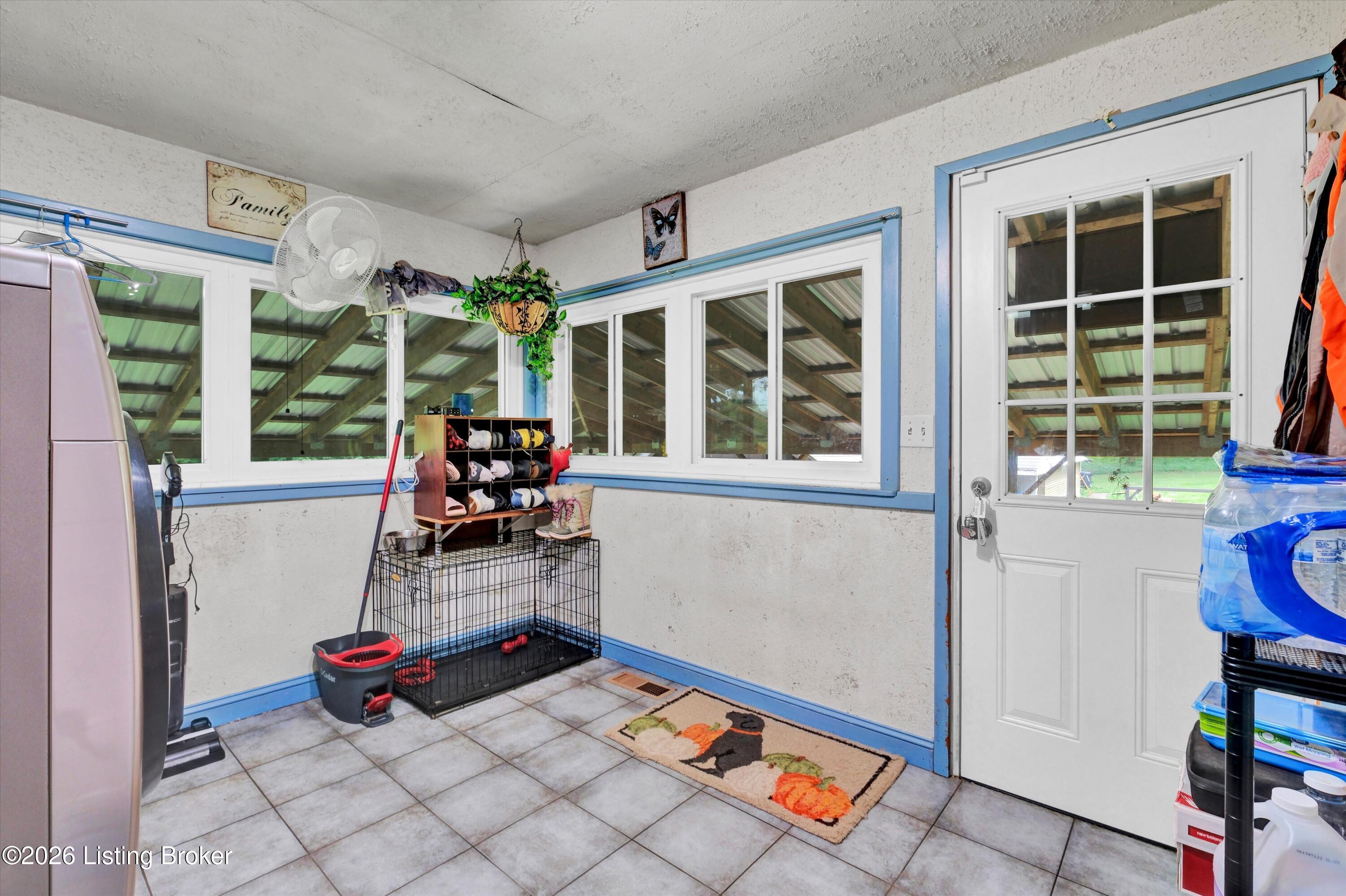 1516 Eskridge Ln Property Photo 27