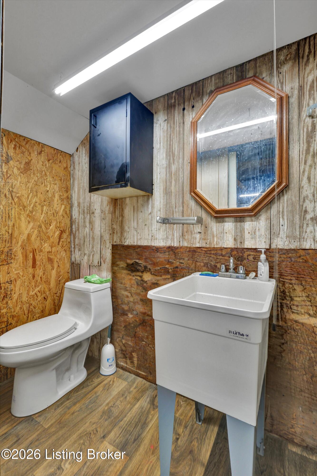 1516 Eskridge Ln Property Photo 36