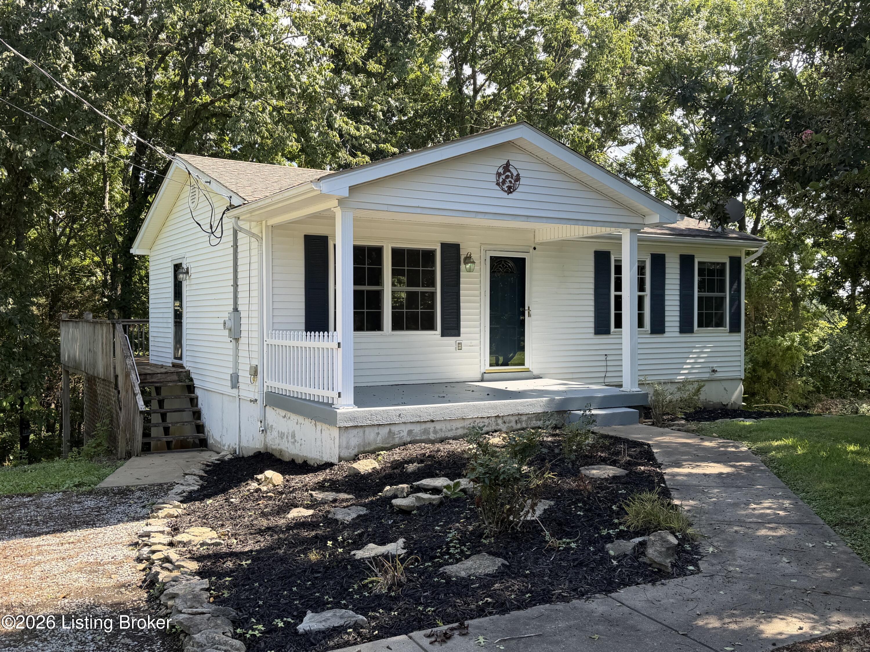 247 Suffolk Dr Property Photo 1