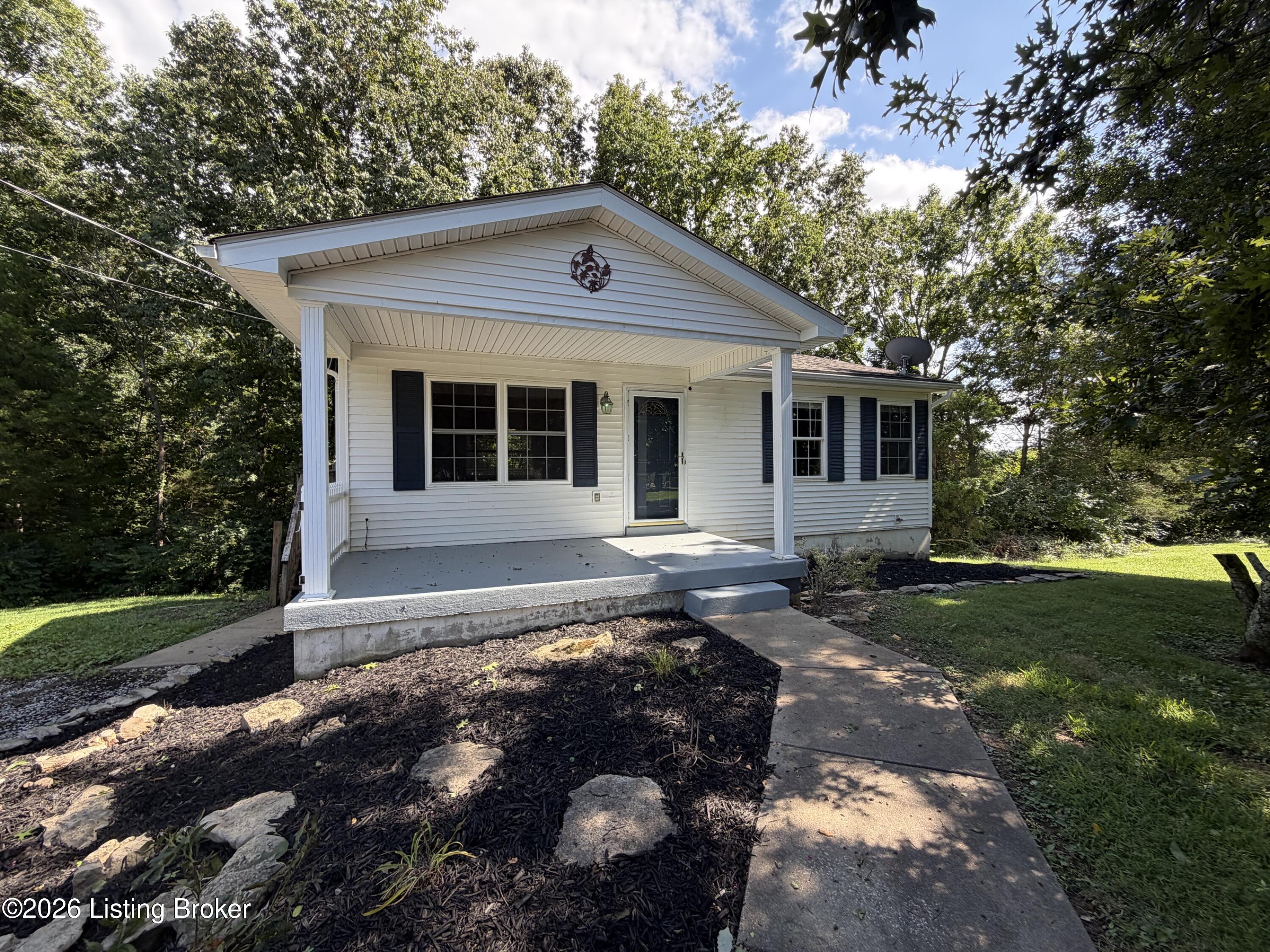 247 Suffolk Dr Property Photo 2