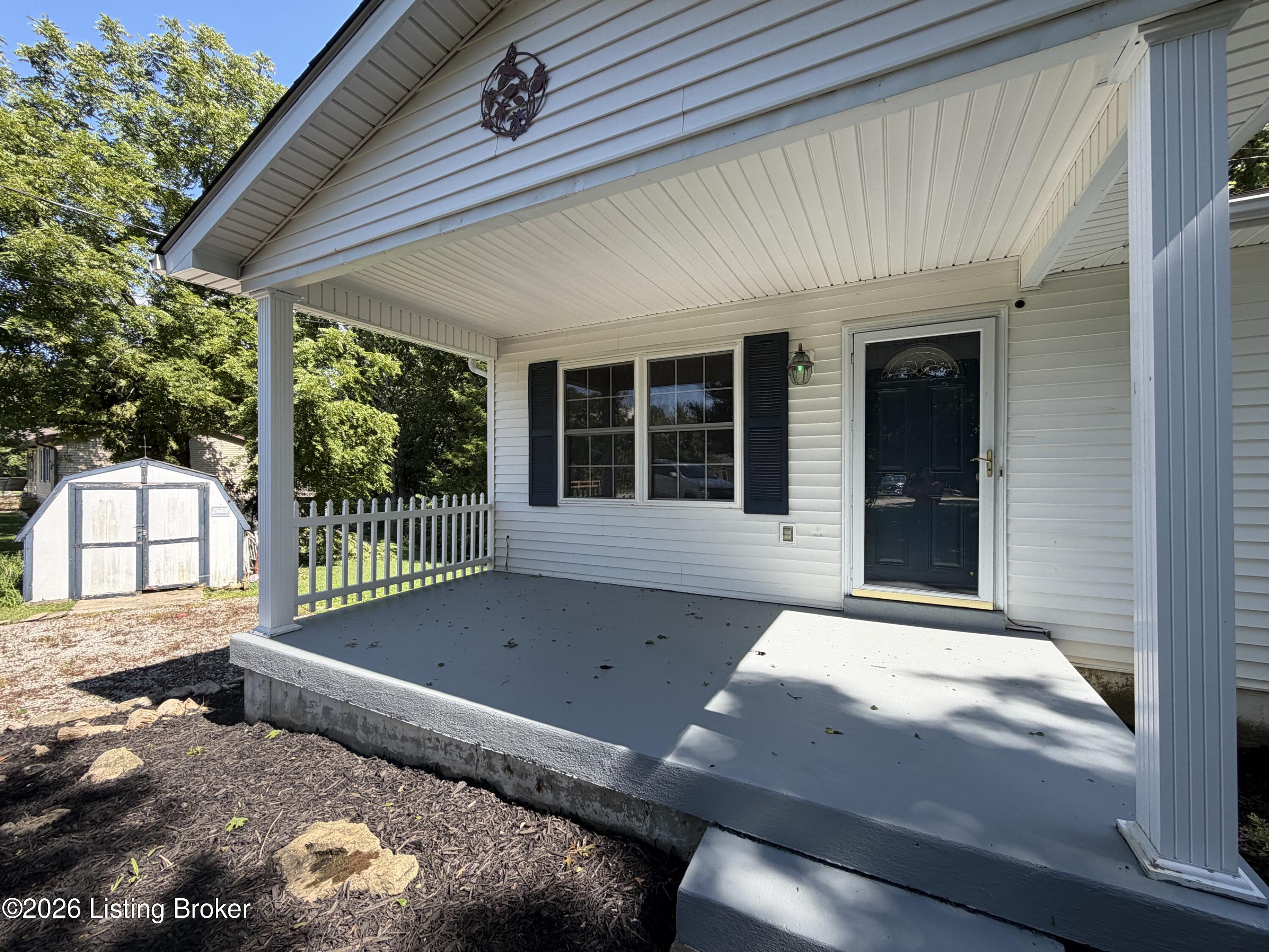 247 Suffolk Dr Property Photo 4