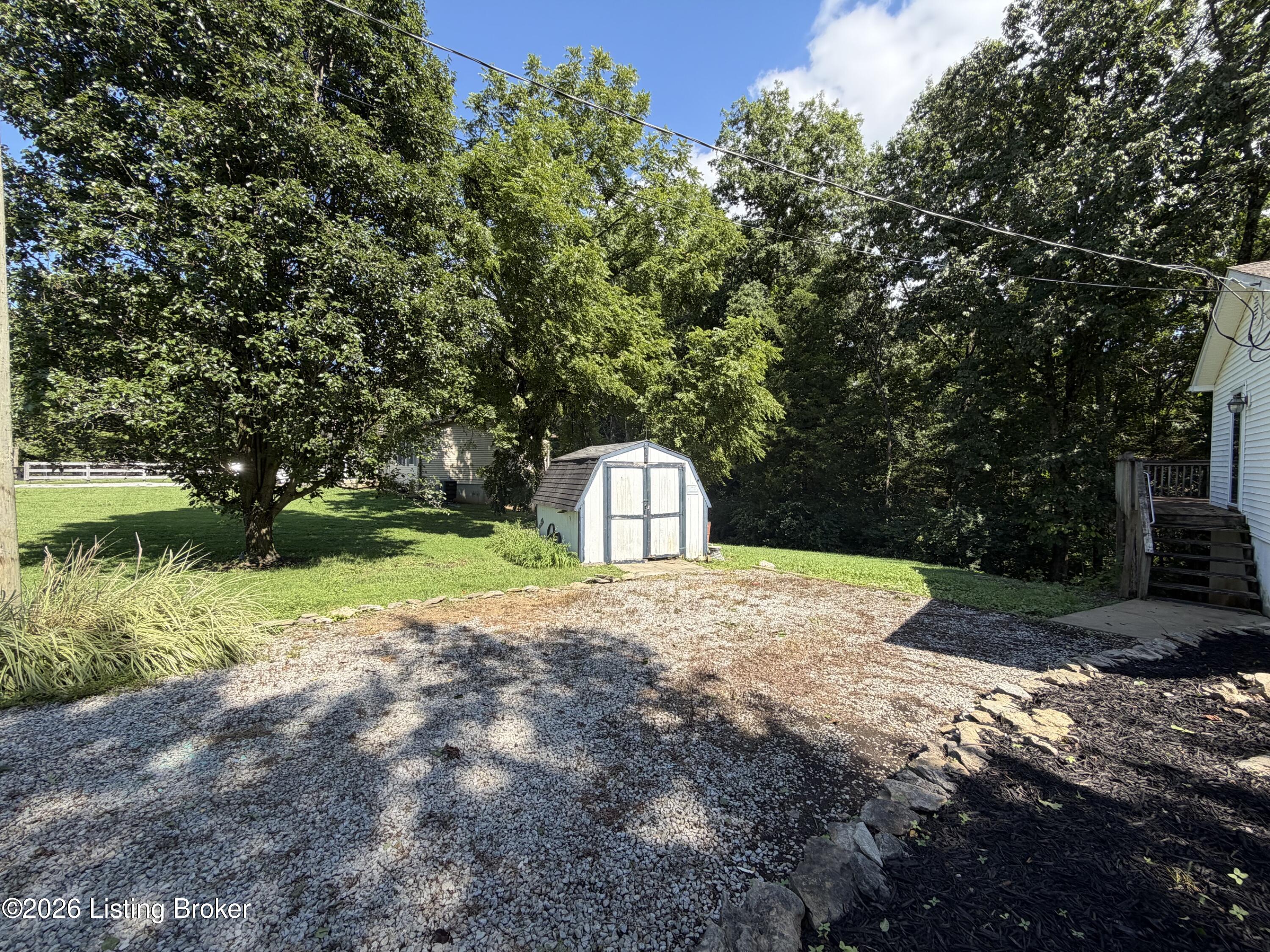247 Suffolk Dr Property Photo 6