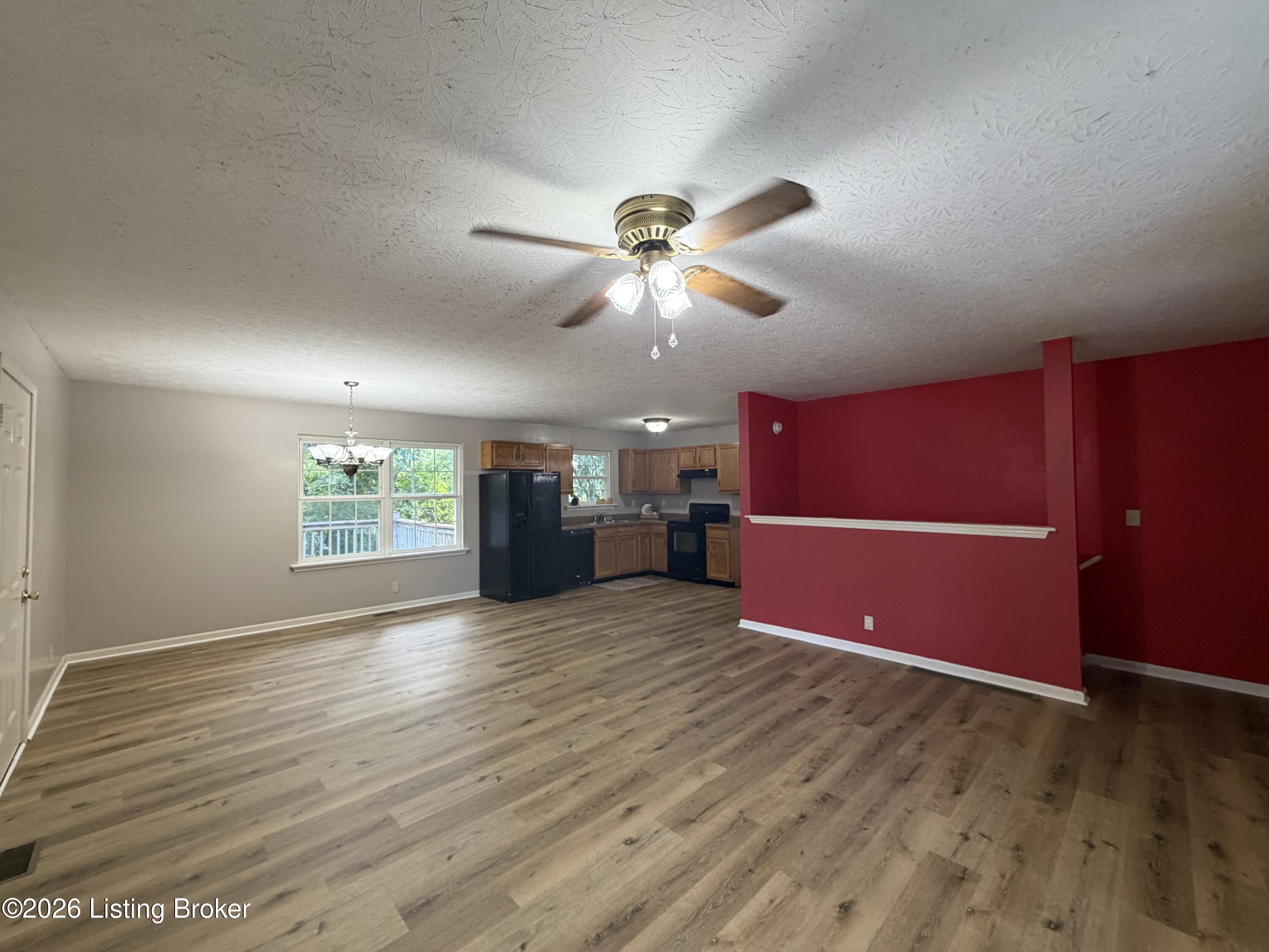 247 Suffolk Dr Property Photo 12
