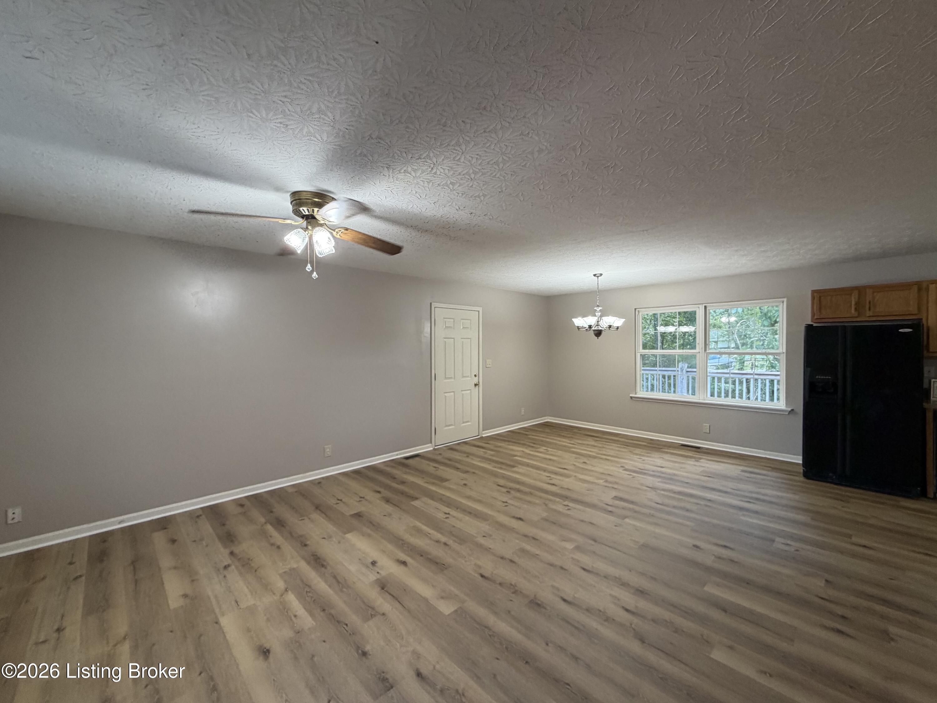 247 Suffolk Dr Property Photo 13