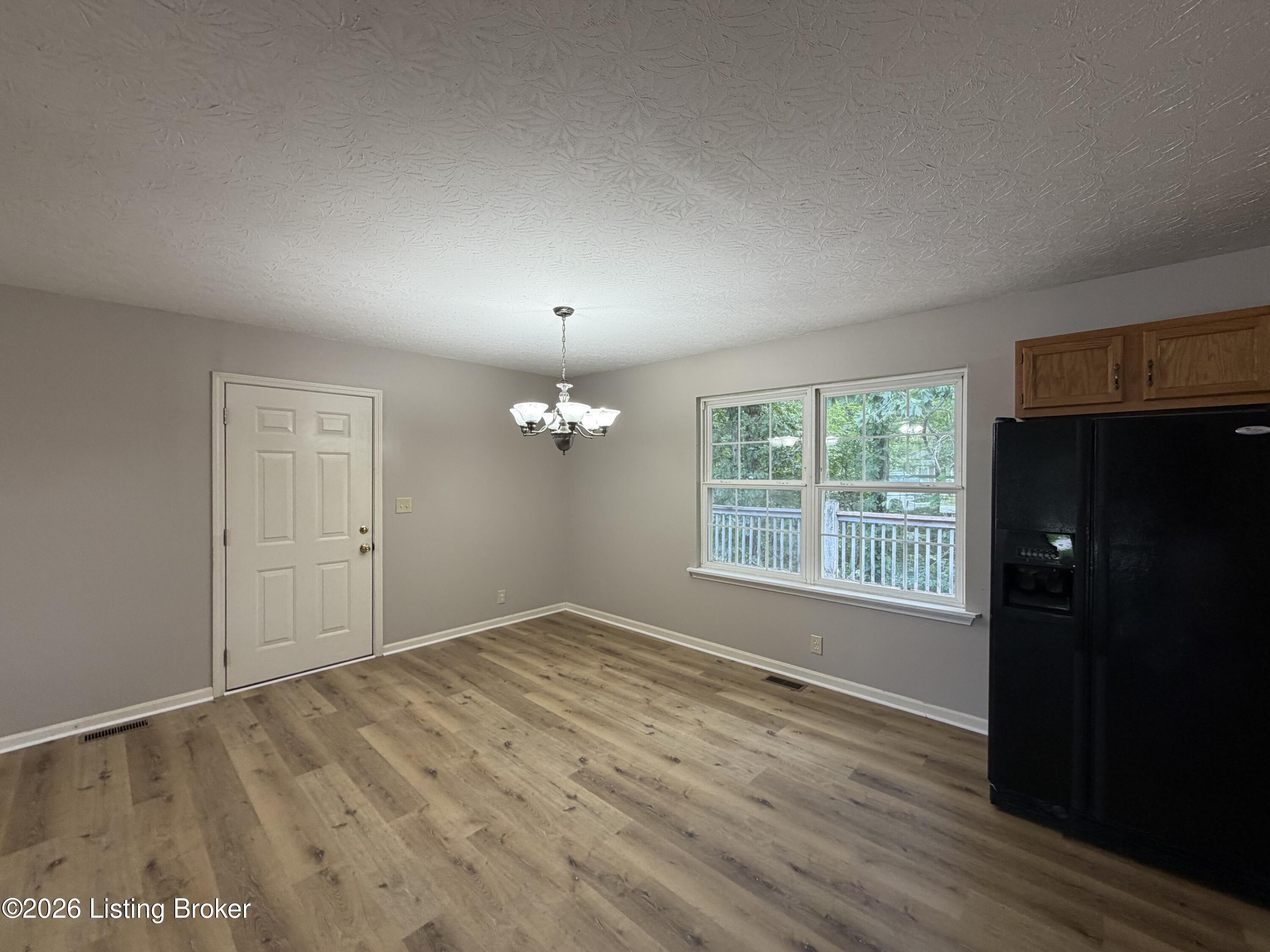 247 Suffolk Dr Property Photo 16