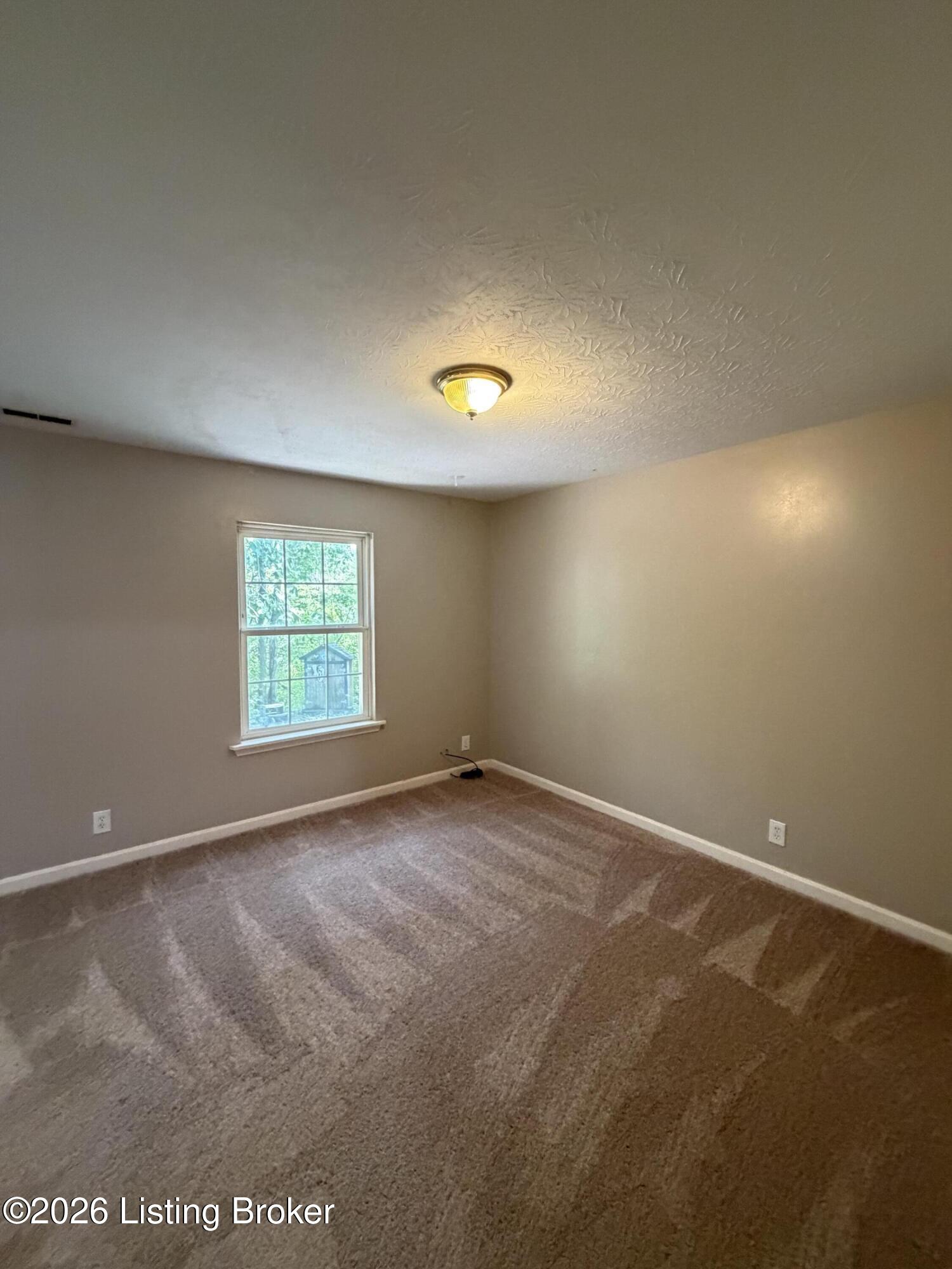 247 Suffolk Dr Property Photo 20