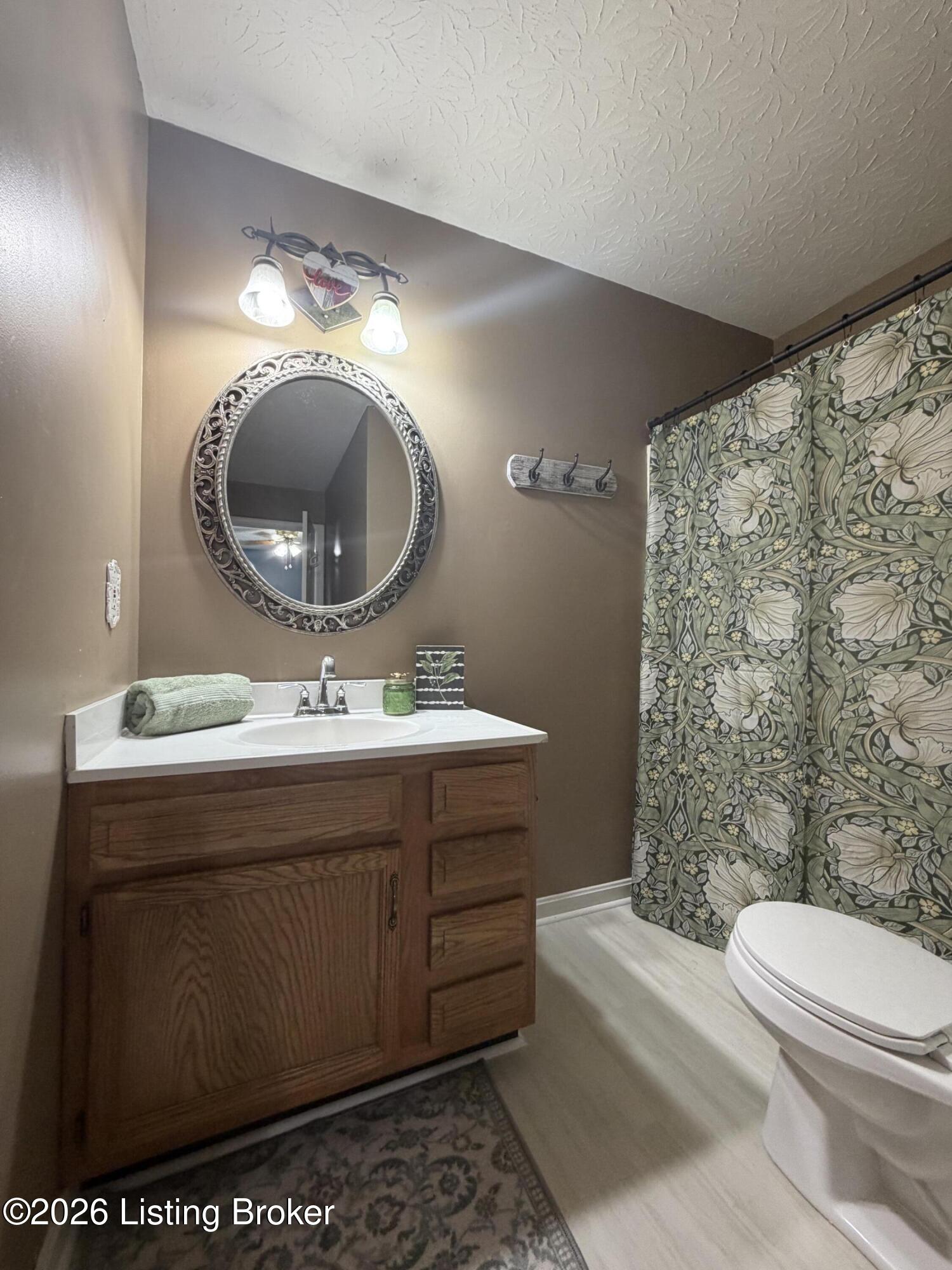247 Suffolk Dr Property Photo 22