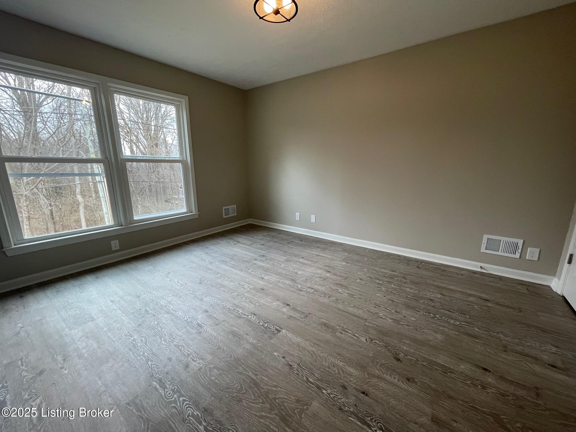 7308 1/2 Bluffington Rd Property Photo 7