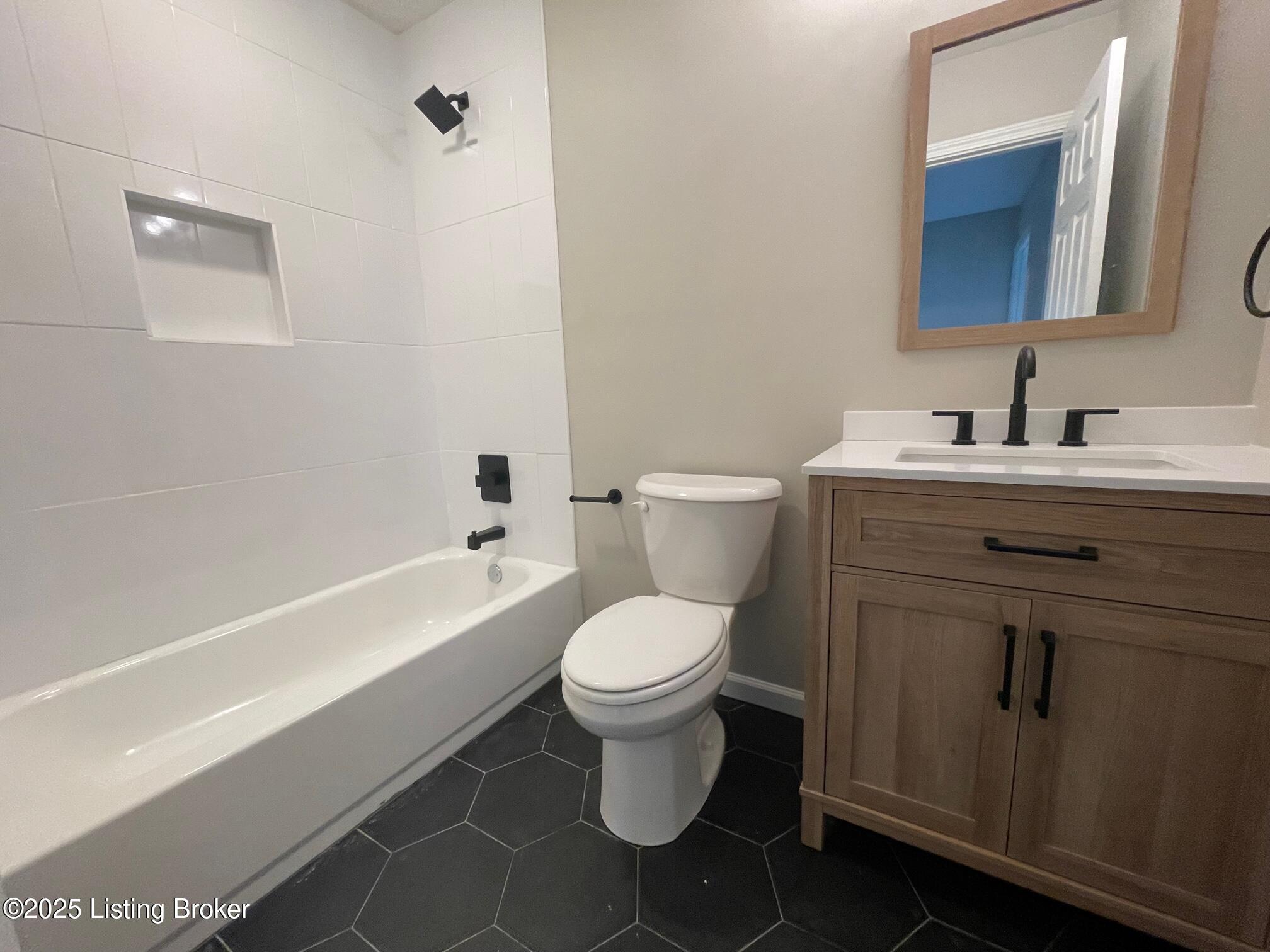 7308 1/2 Bluffington Rd Property Photo 9