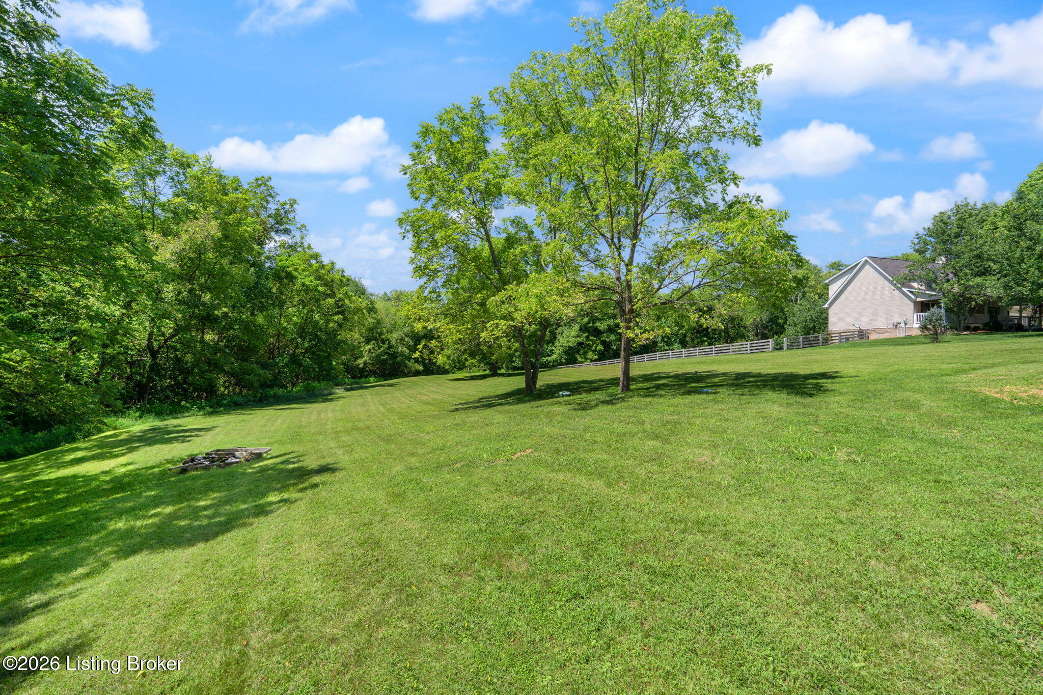 143 Willowbrook Ct Property Photo 2