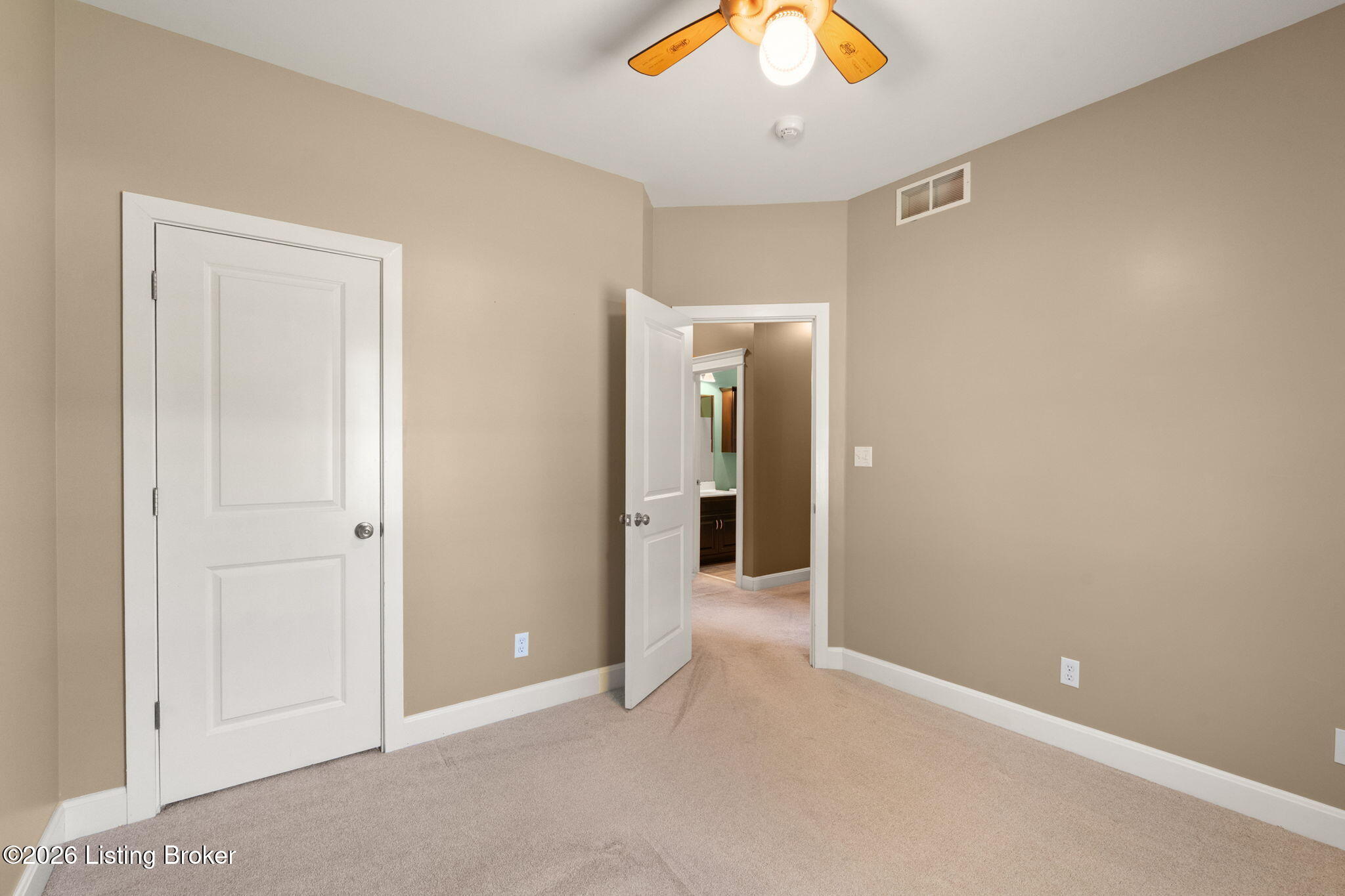 143 Willowbrook Ct Property Photo 14