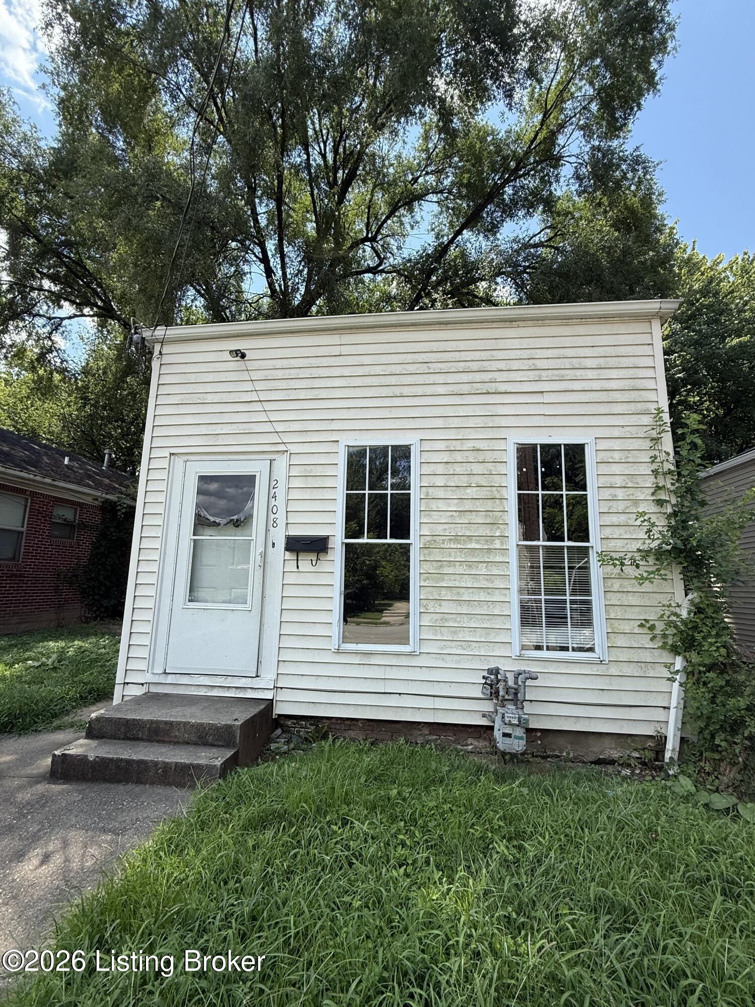 2408 Rowan St Property Photo 1
