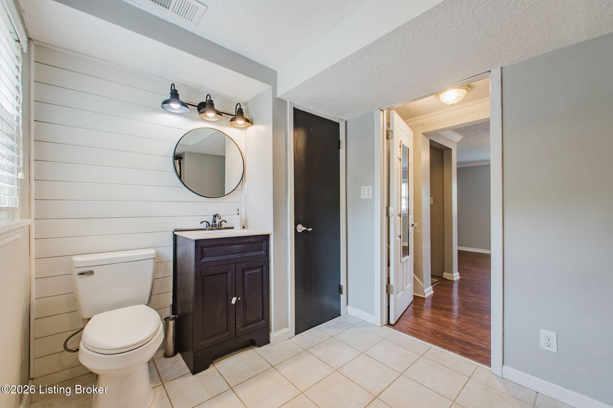 4504 Freda Way Property Photo 12
