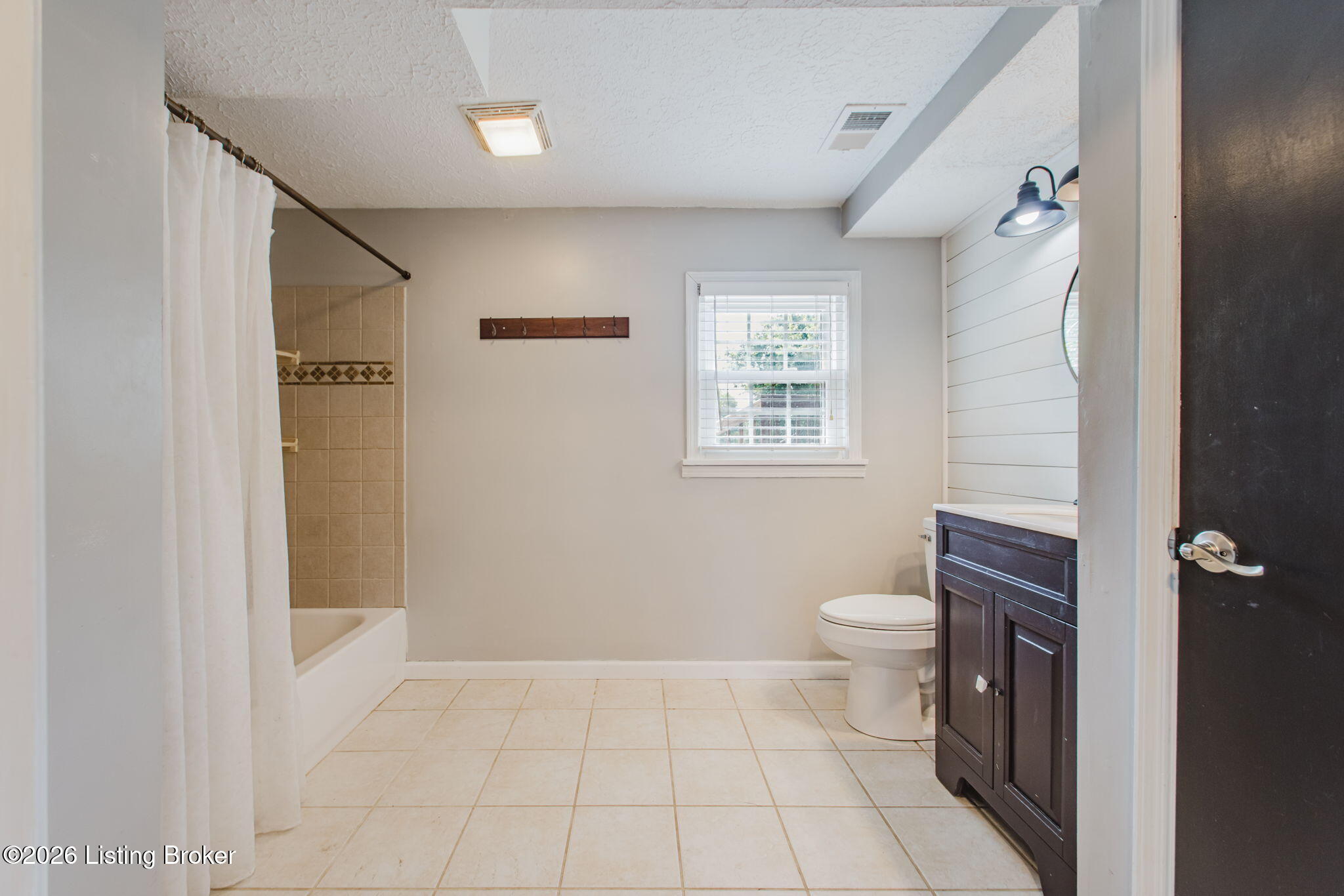4504 Freda Way Property Photo 13