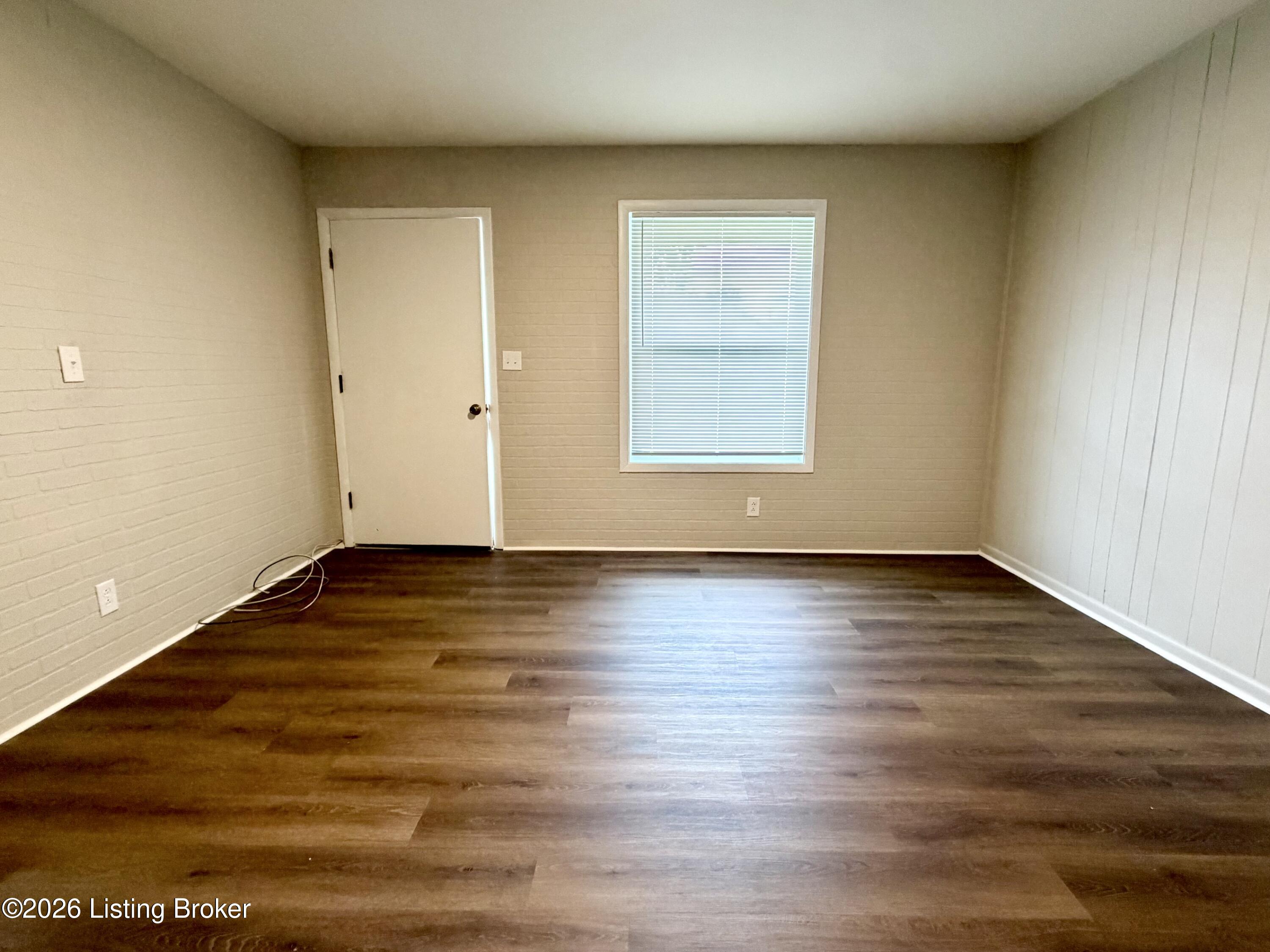 265 S Circlecrest Dr Property Photo 2