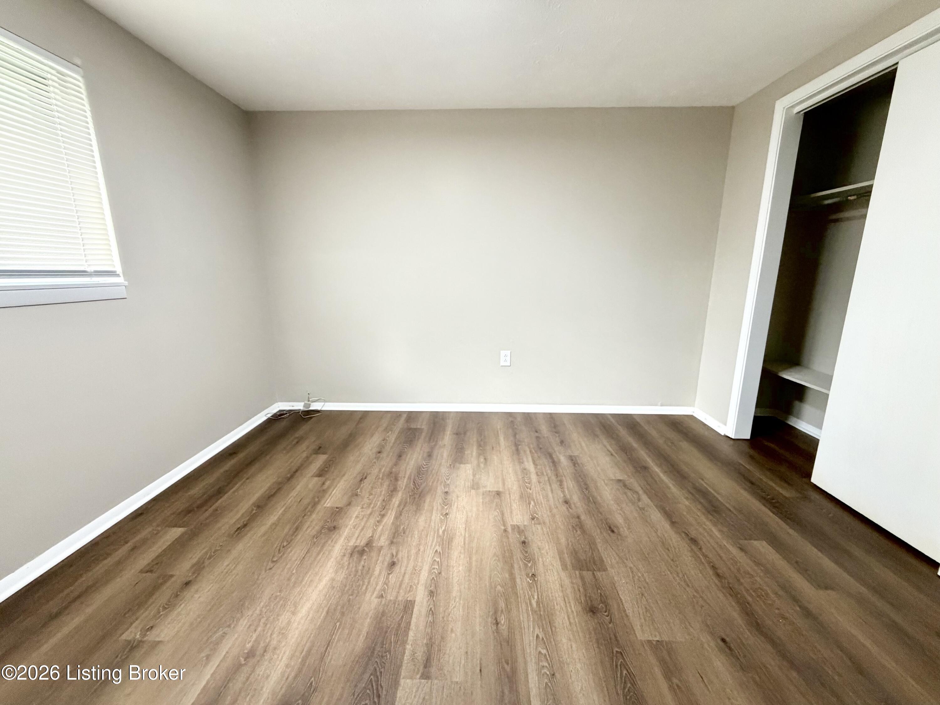 265 S Circlecrest Dr Property Photo 5