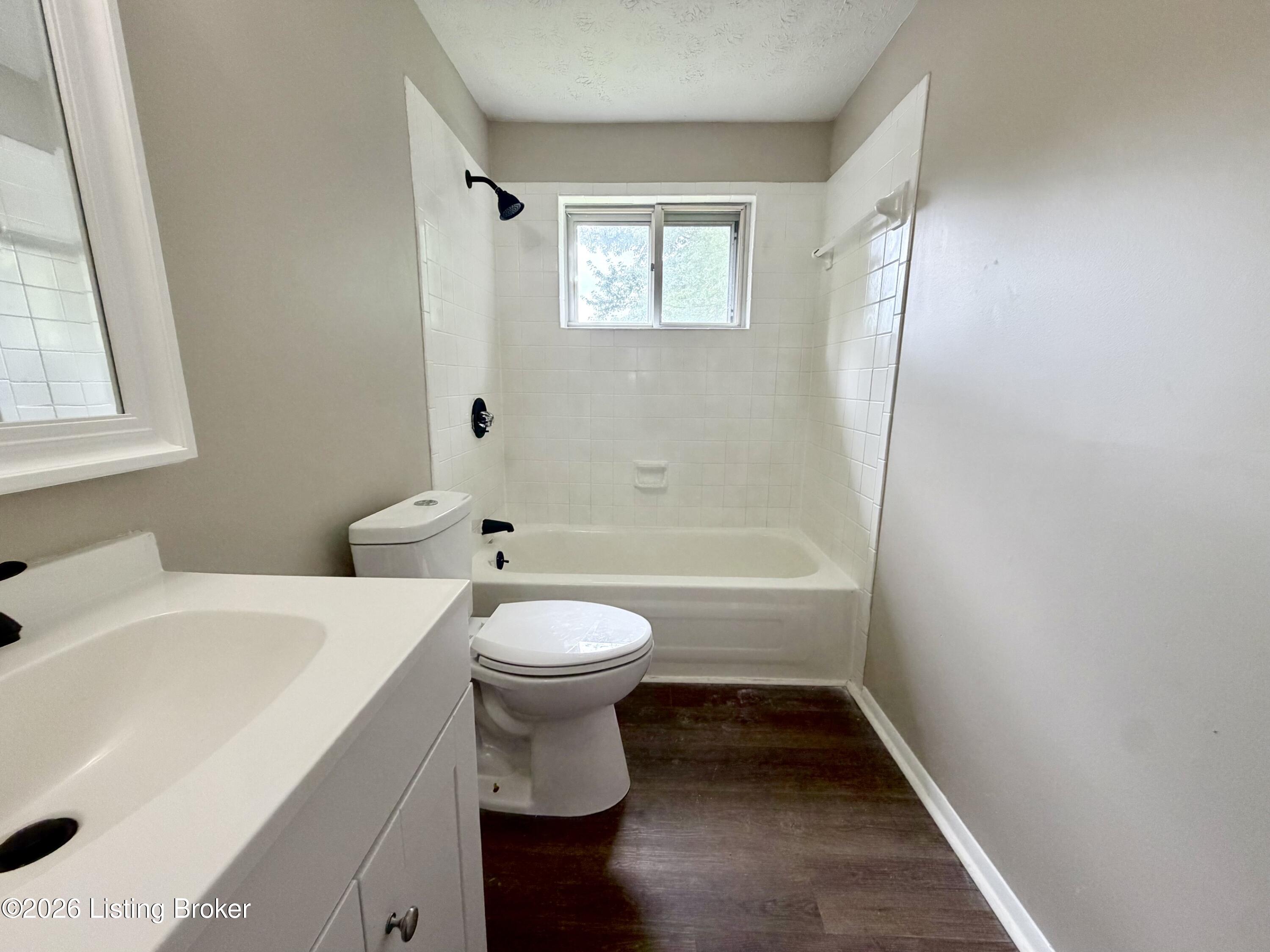 265 S Circlecrest Dr Property Photo 8