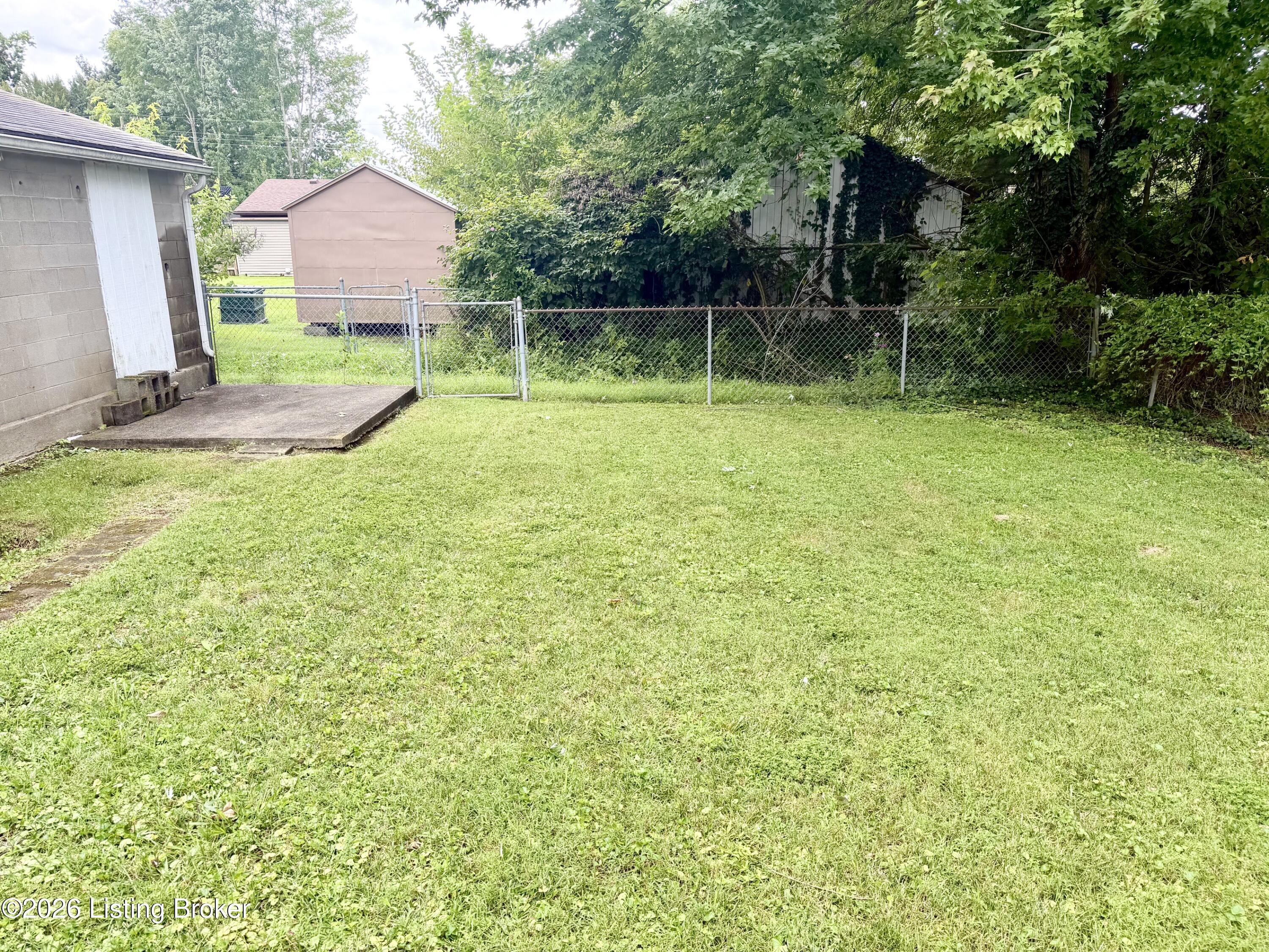 265 S Circlecrest Dr Property Photo 9