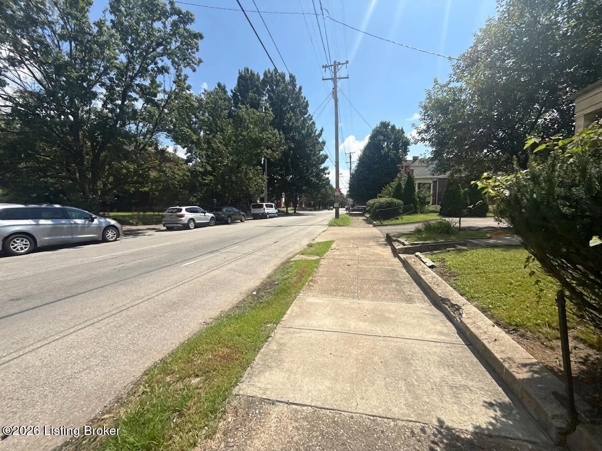 1714 W Chestnut St Property Photo 2