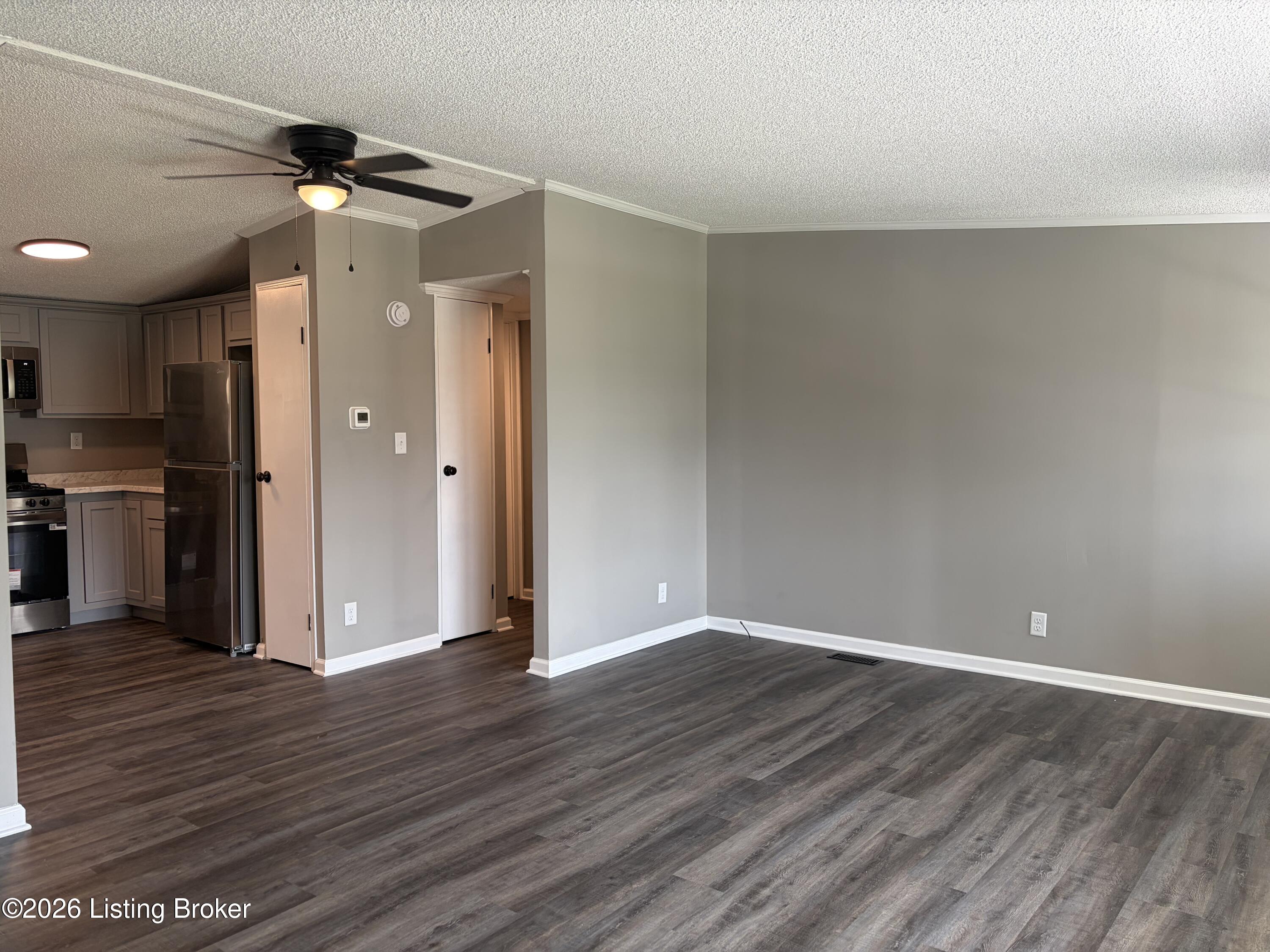 603 8th St Property Photo 6
