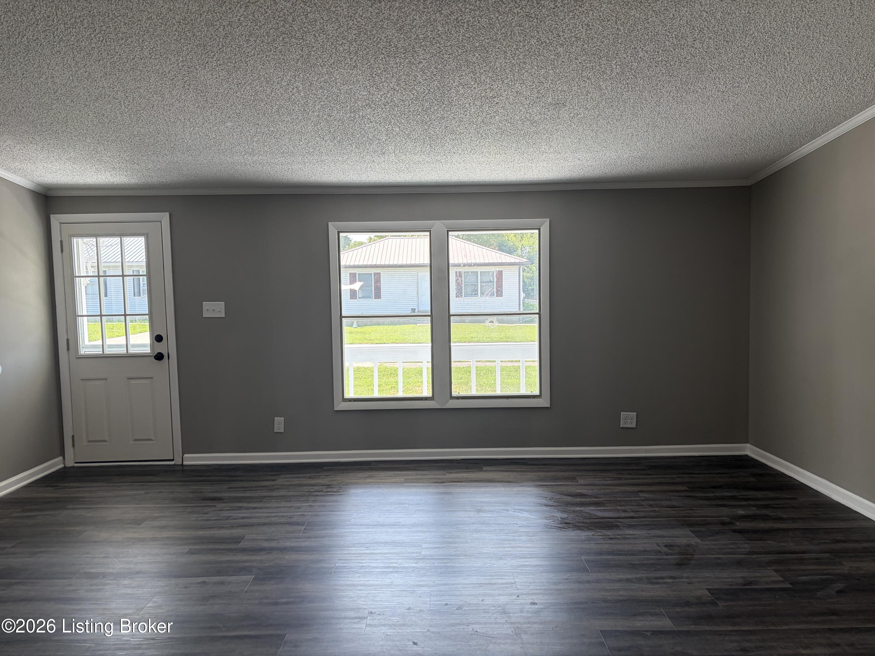 603 8th St Property Photo 7