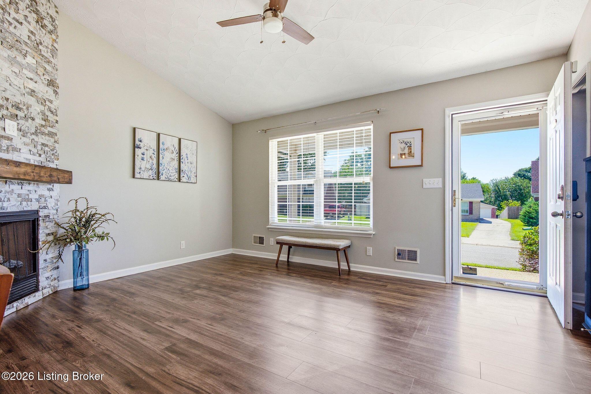 3107 Pine Trace Ct Property Photo 2