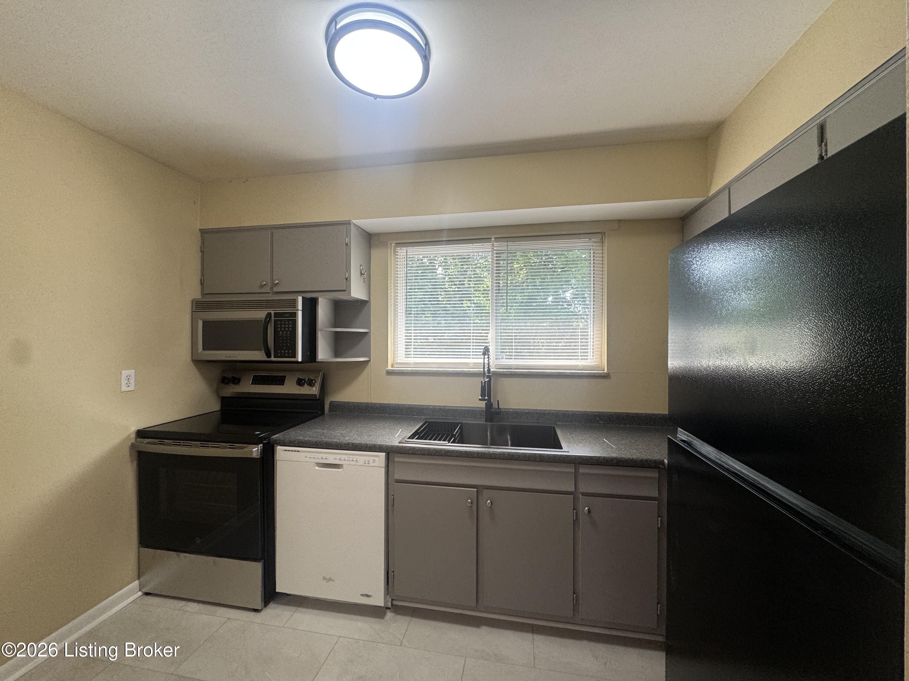 2708 Riedling Dr 3 Property Photo 6