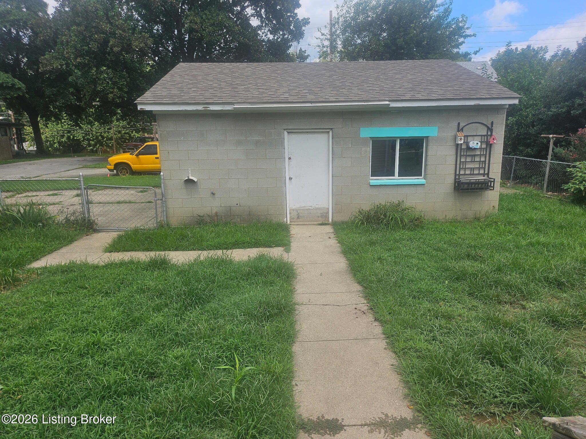 2315 Elmhurst Ave Property Photo 3