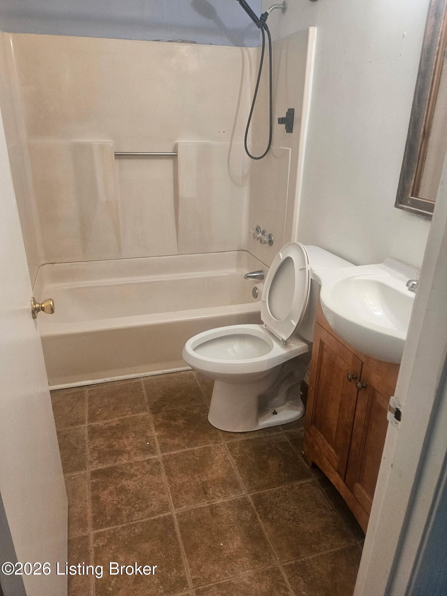 2315 Elmhurst Ave Property Photo 6
