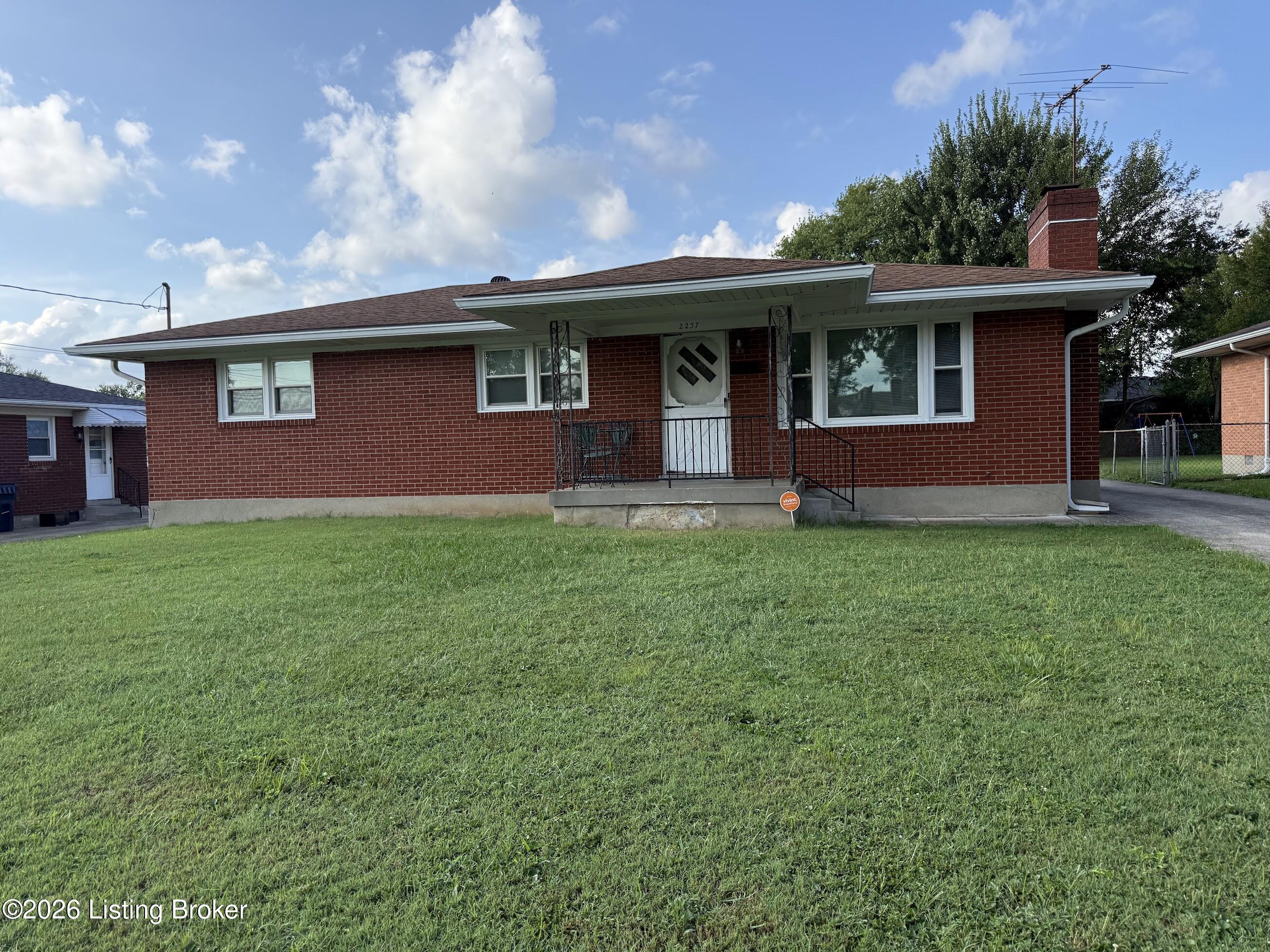2237 Thurman Dr Property Photo 1