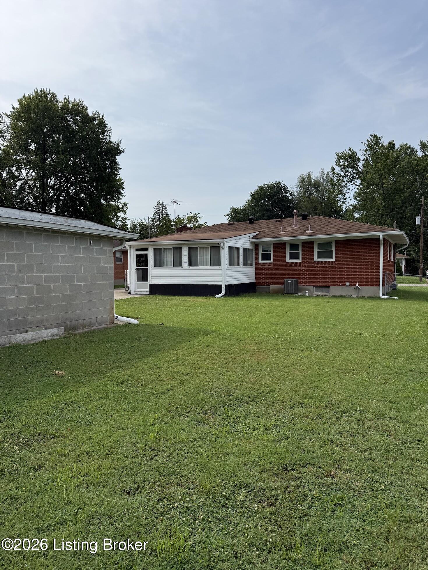 2237 Thurman Dr Property Photo 18