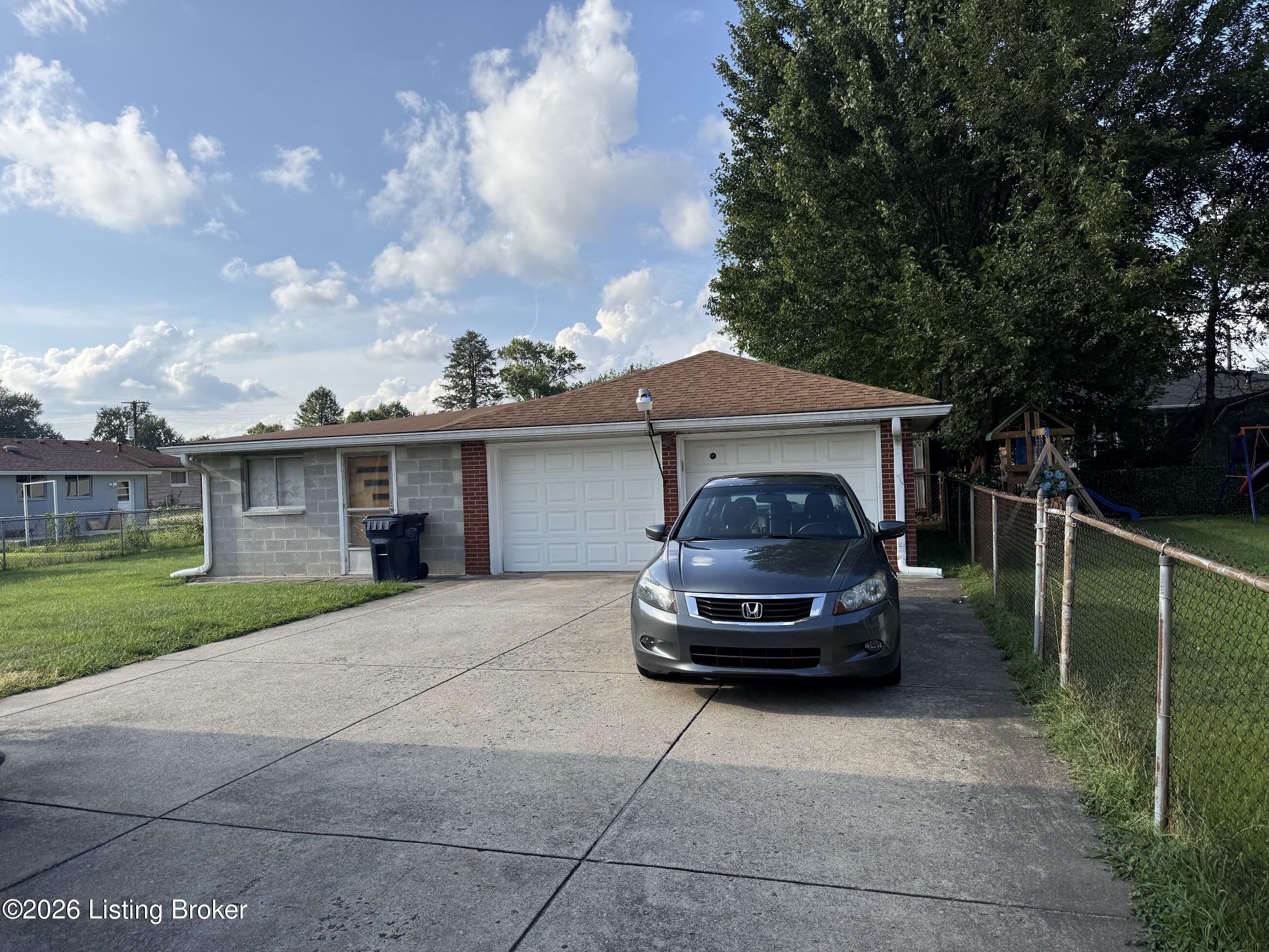 2237 Thurman Dr Property Photo 19