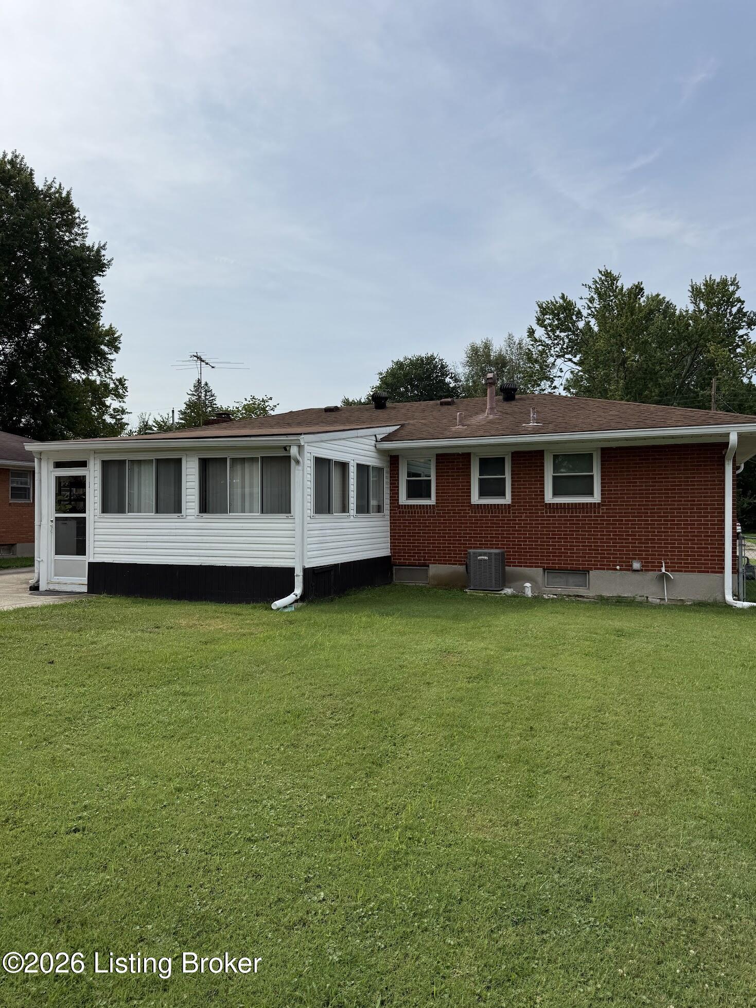 2237 Thurman Dr Property Photo 20