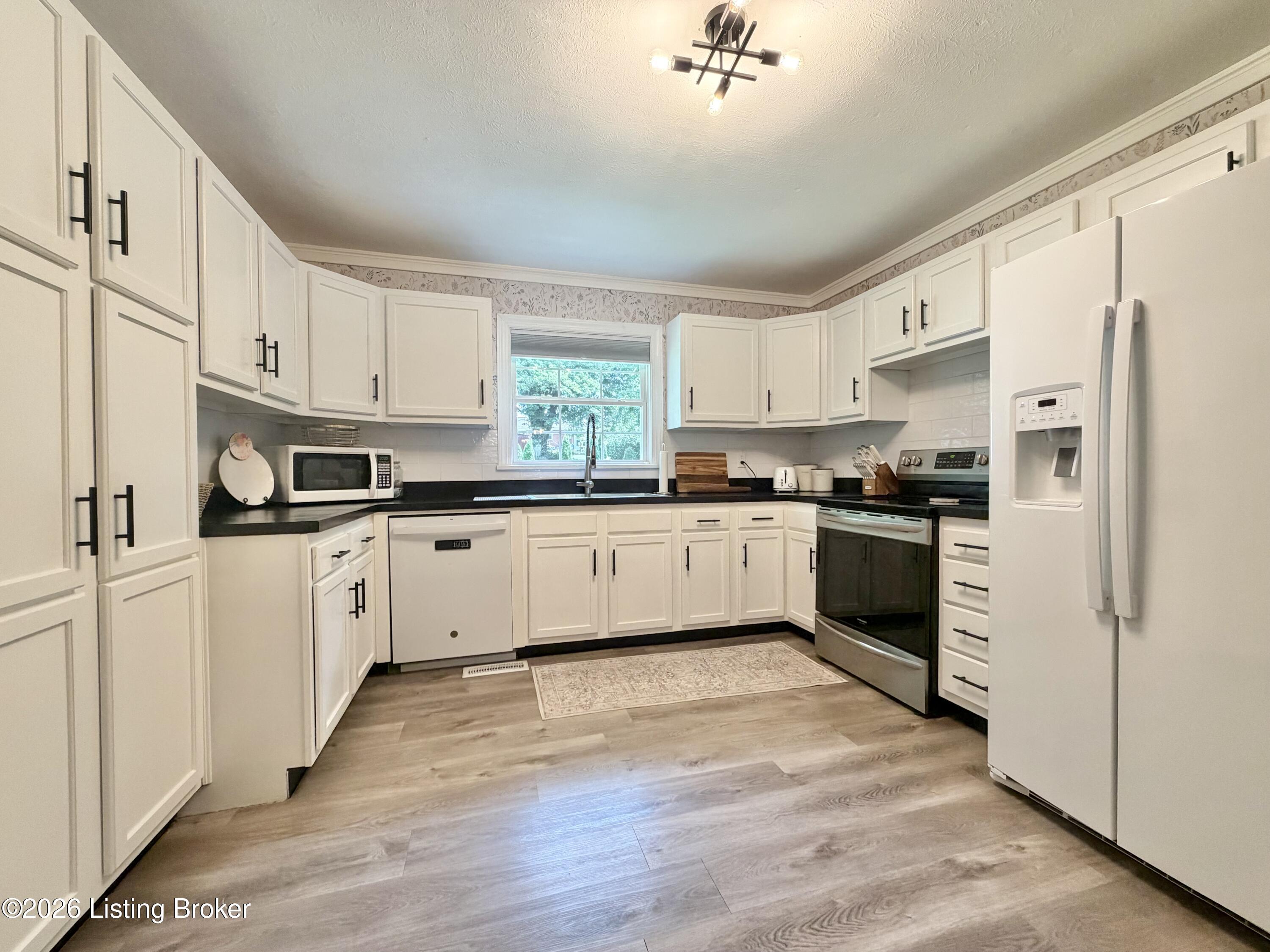 268 Doctors Dr Property Photo 10