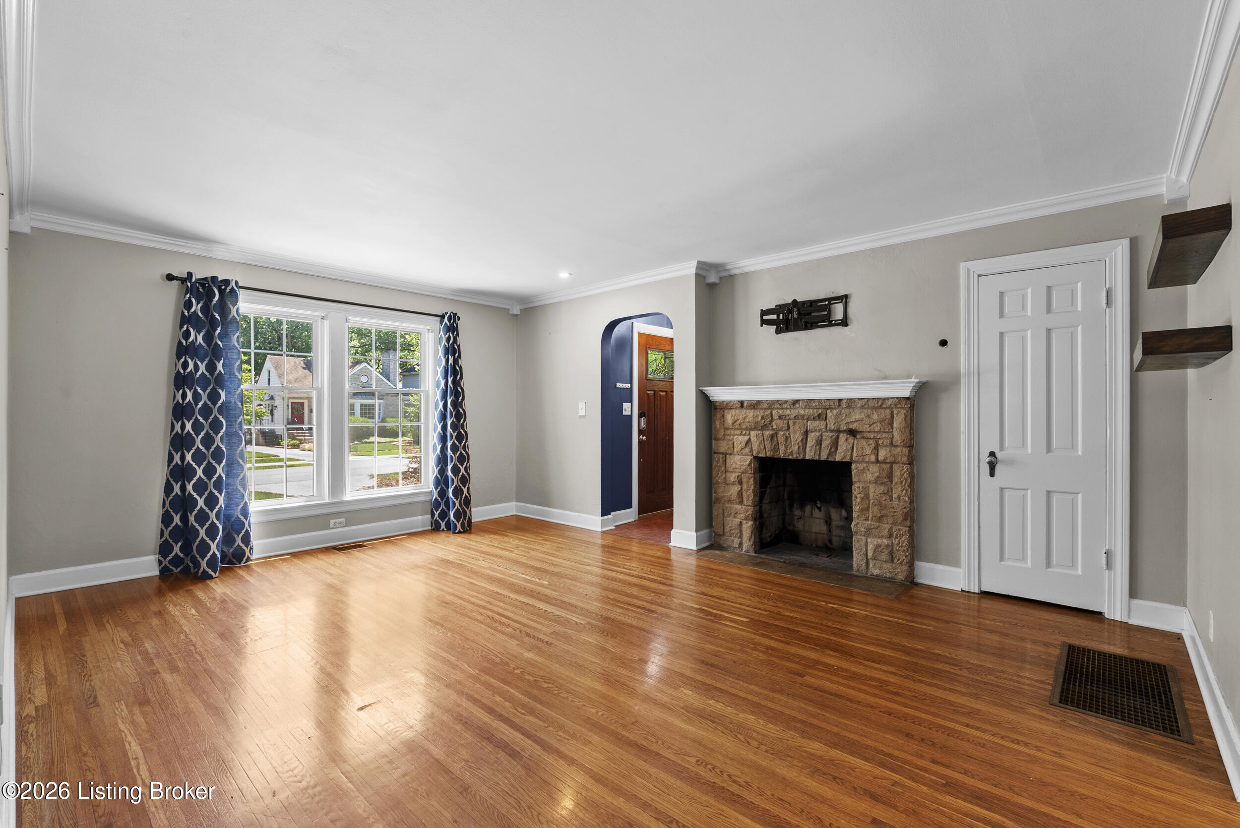 4029 Hycliffe Ave Property Photo 3