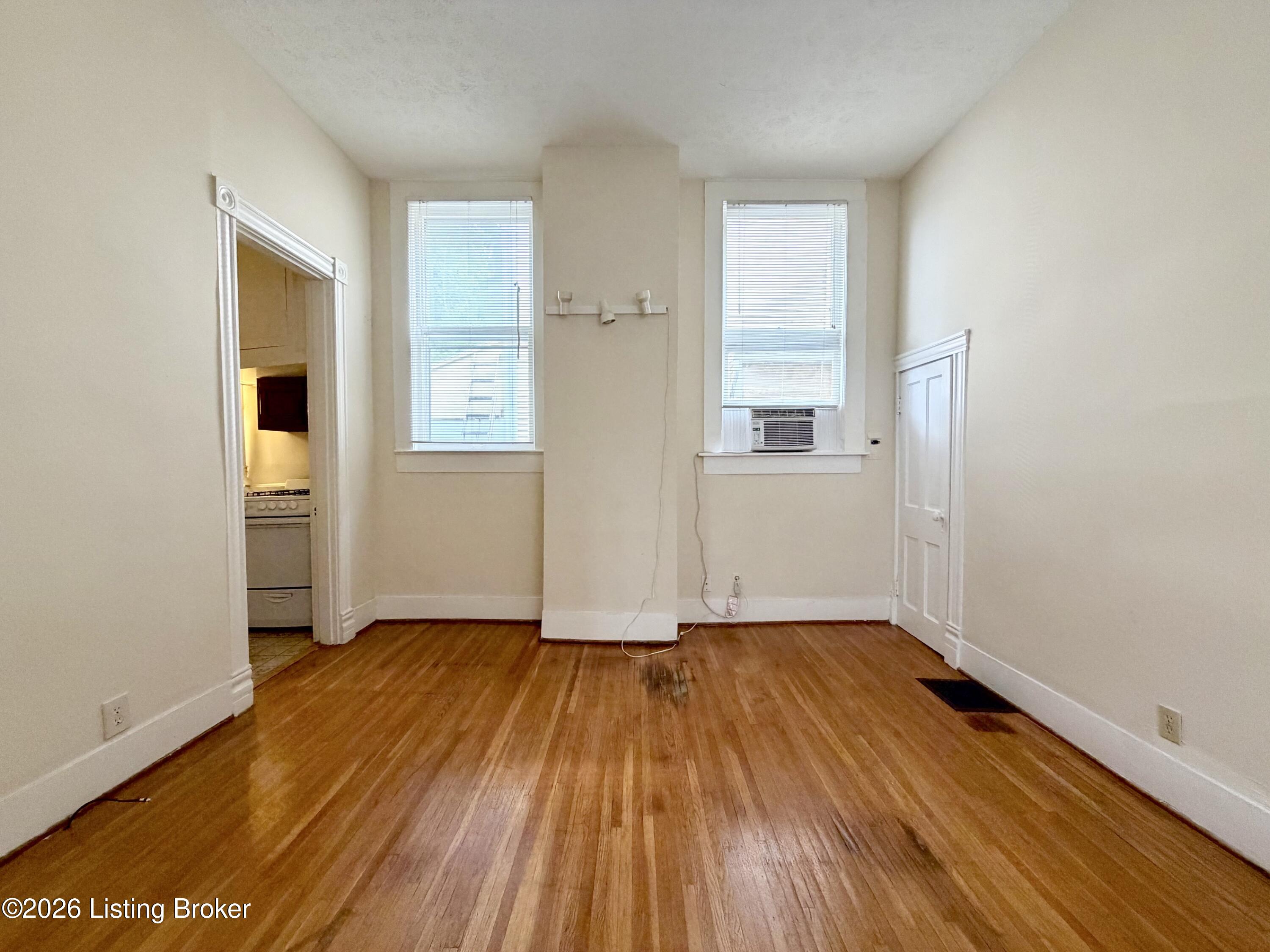 1030 Everett Ave 2 Property Photo 2