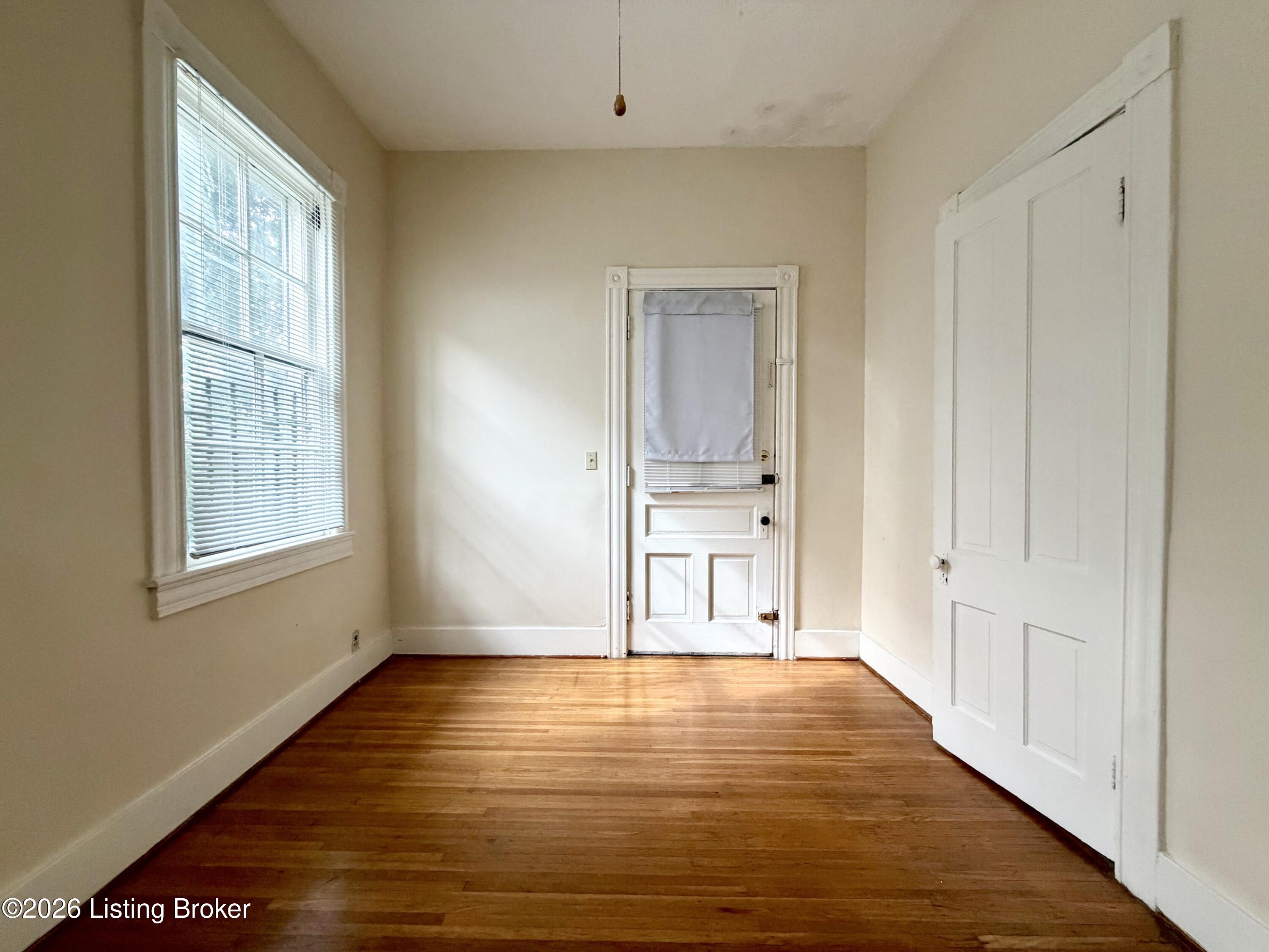 1030 Everett Ave 2 Property Photo 6