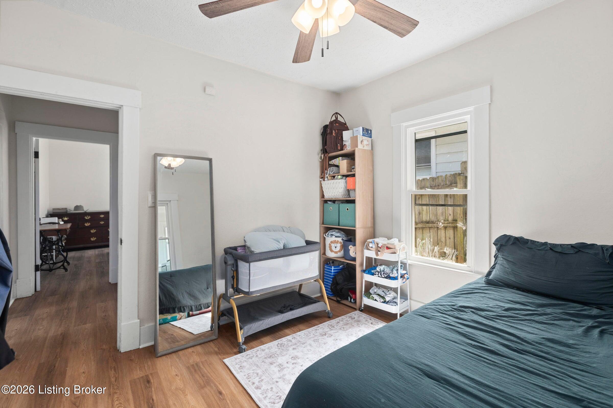 606 College St Property Photo 10