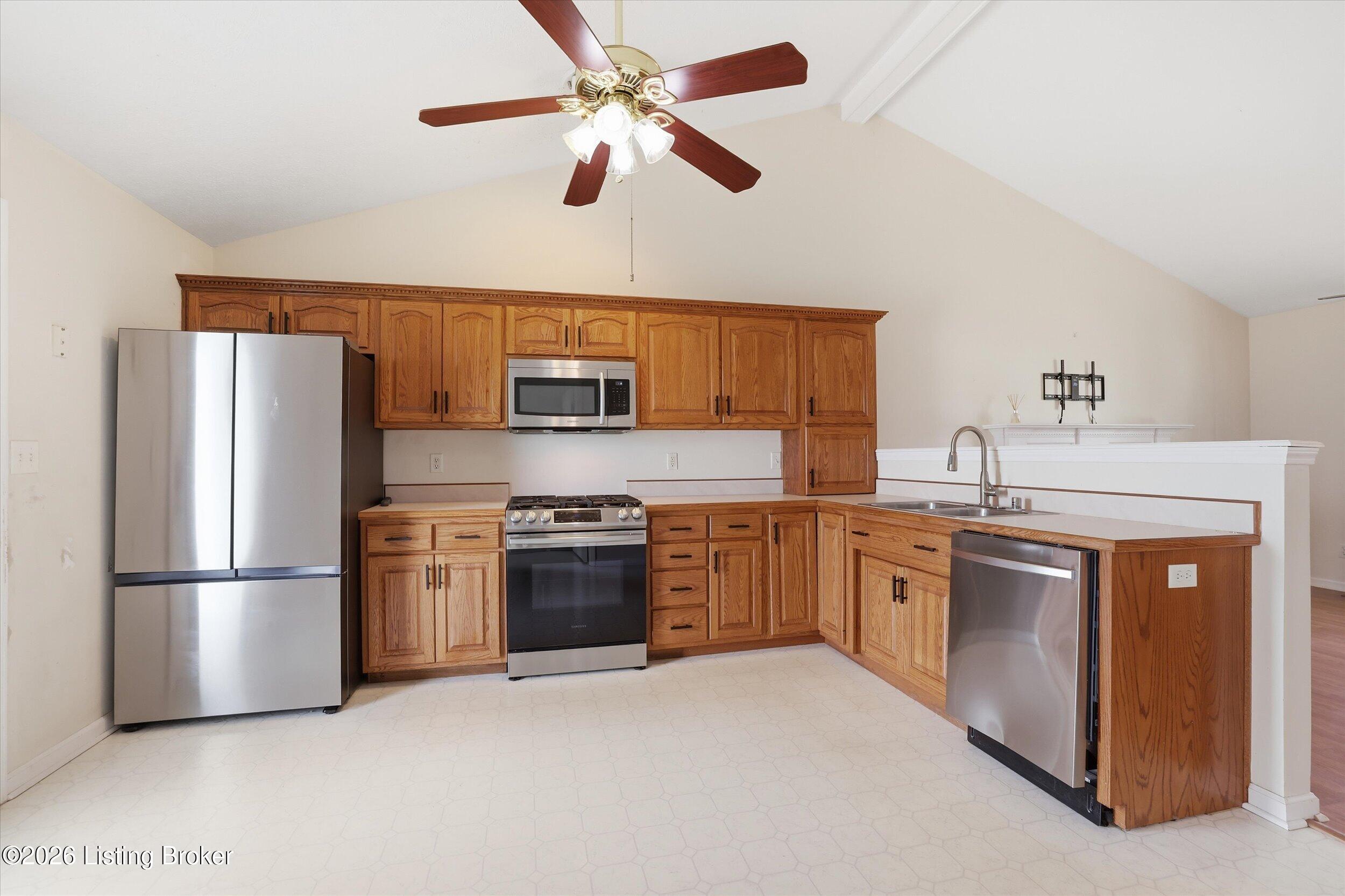8702 Vision Pl Property Photo 6
