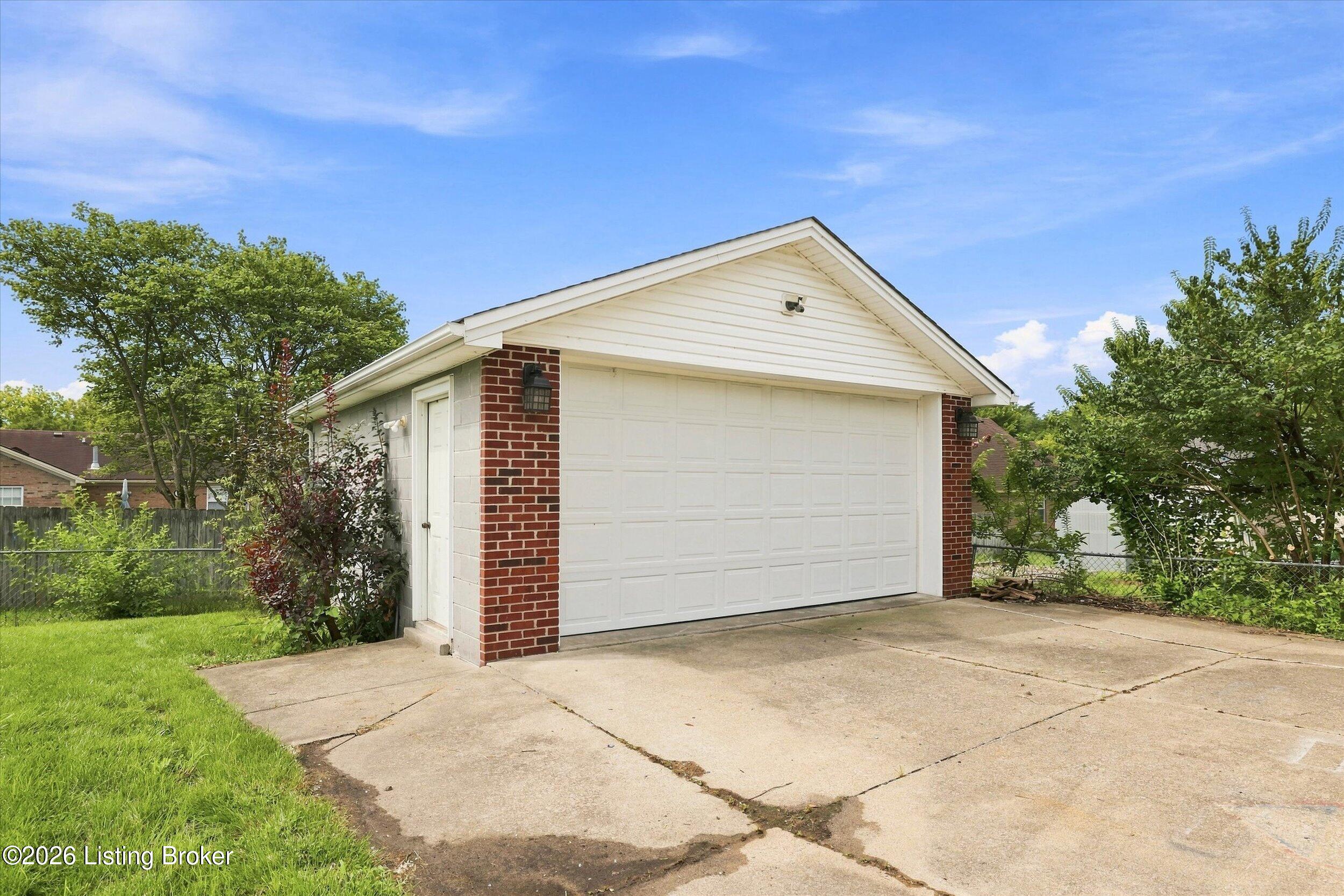 8702 Vision Pl Property Photo 30