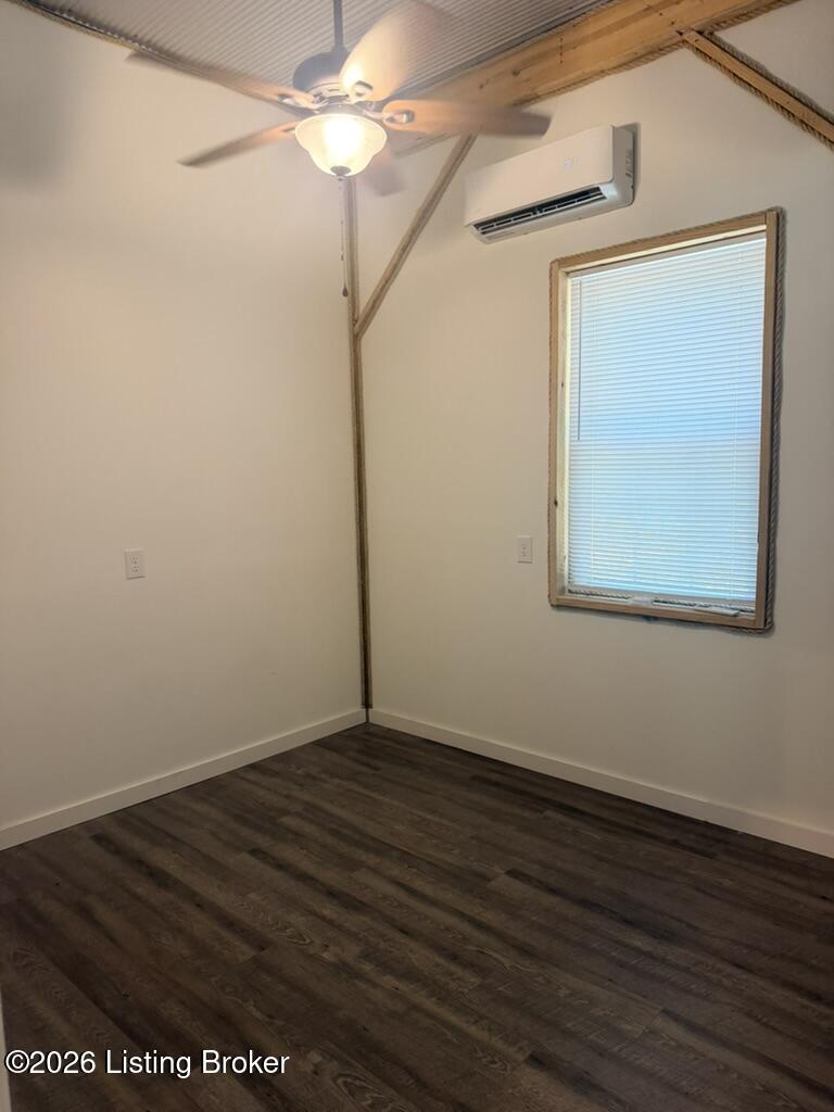 770 Jim Clark Rd Property Photo 14