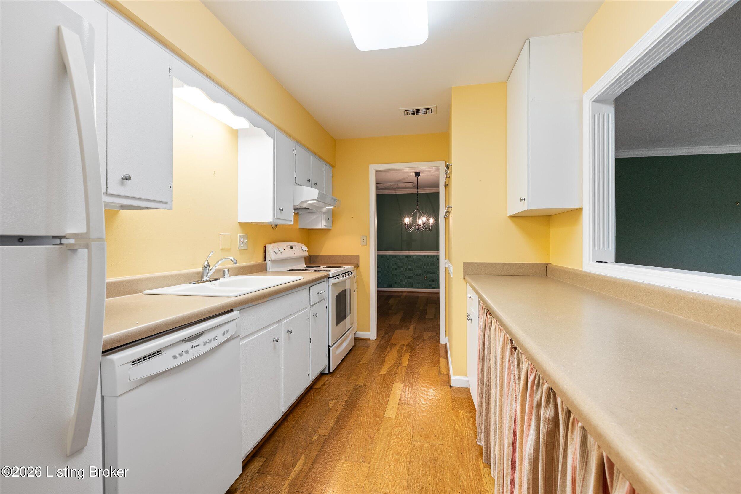 201 Ramsgate Gardens Ct 104 Property Photo 7