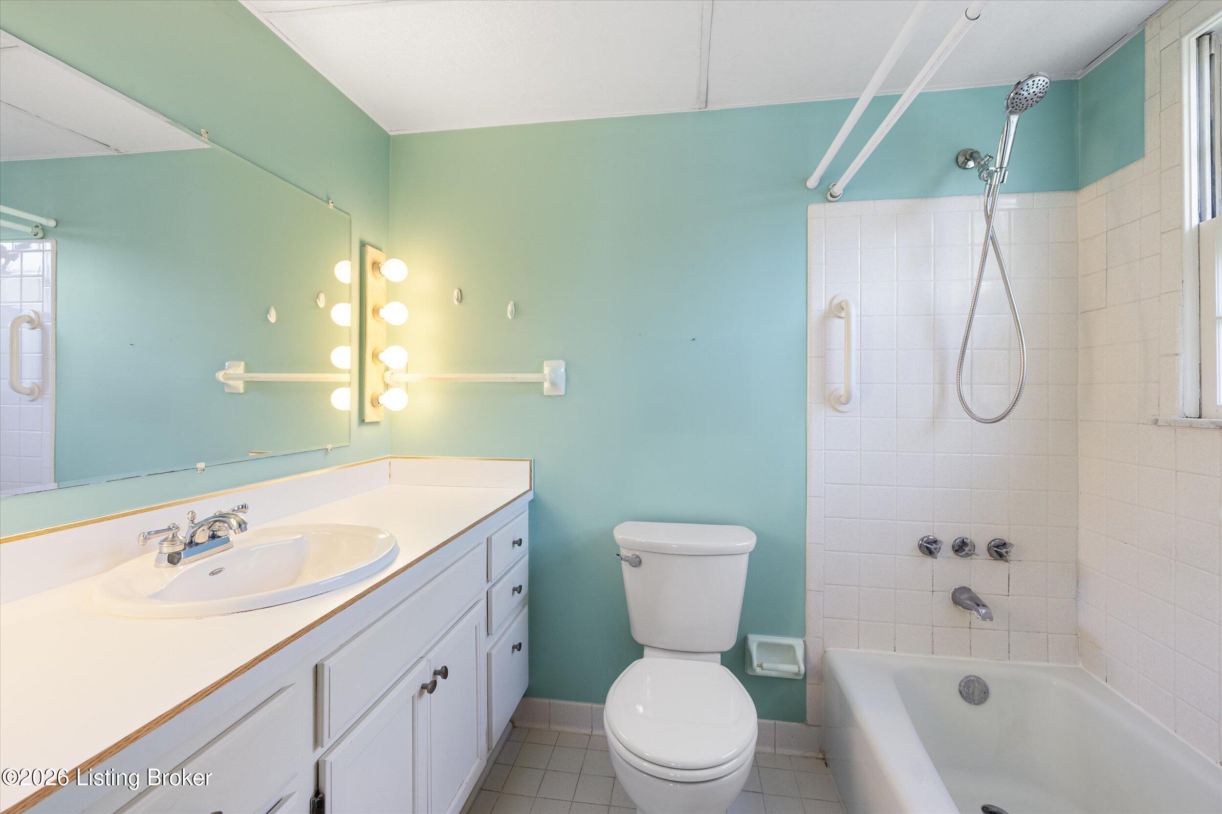 201 Ramsgate Gardens Ct 104 Property Photo 18