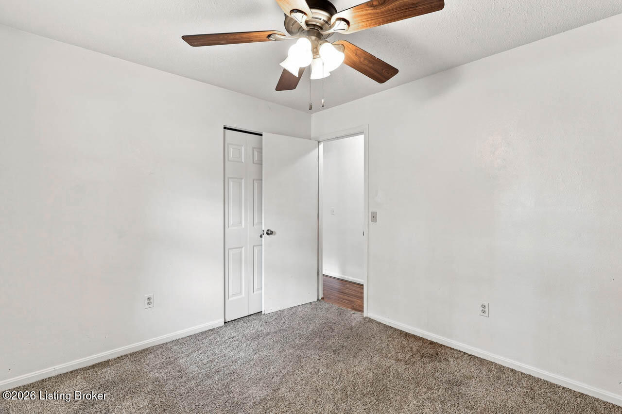 906 Mary Ct Property Photo 16