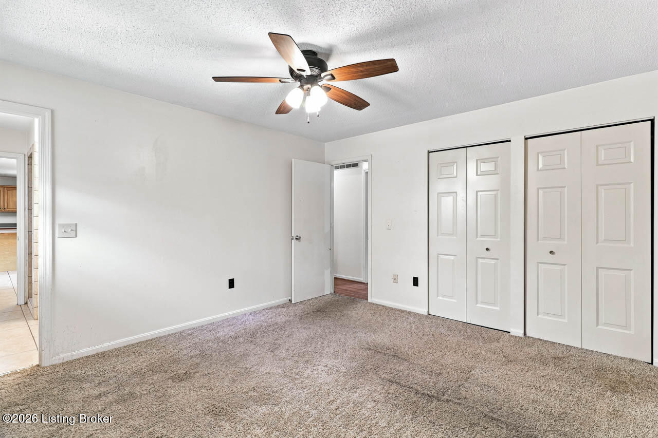 906 Mary Ct Property Photo 22