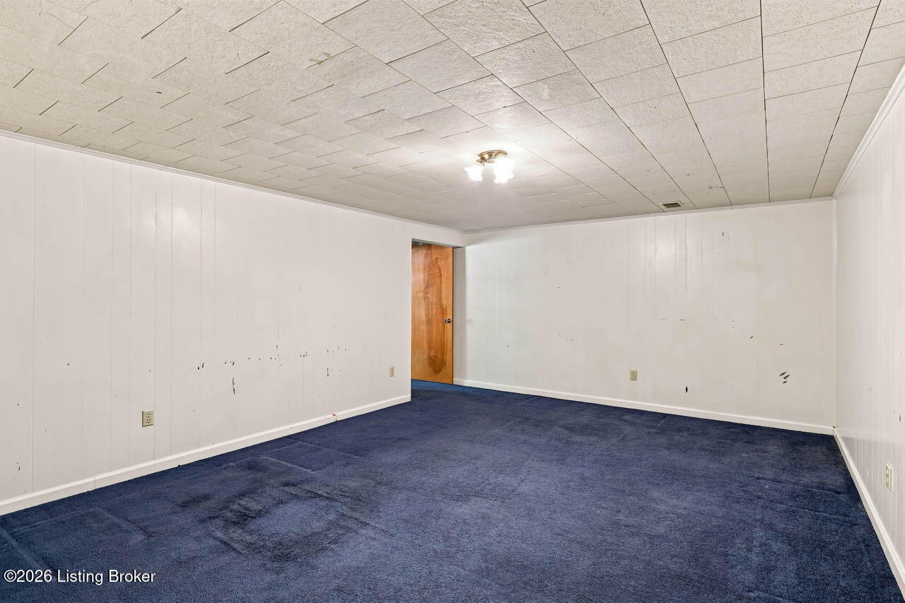 906 Mary Ct Property Photo 36