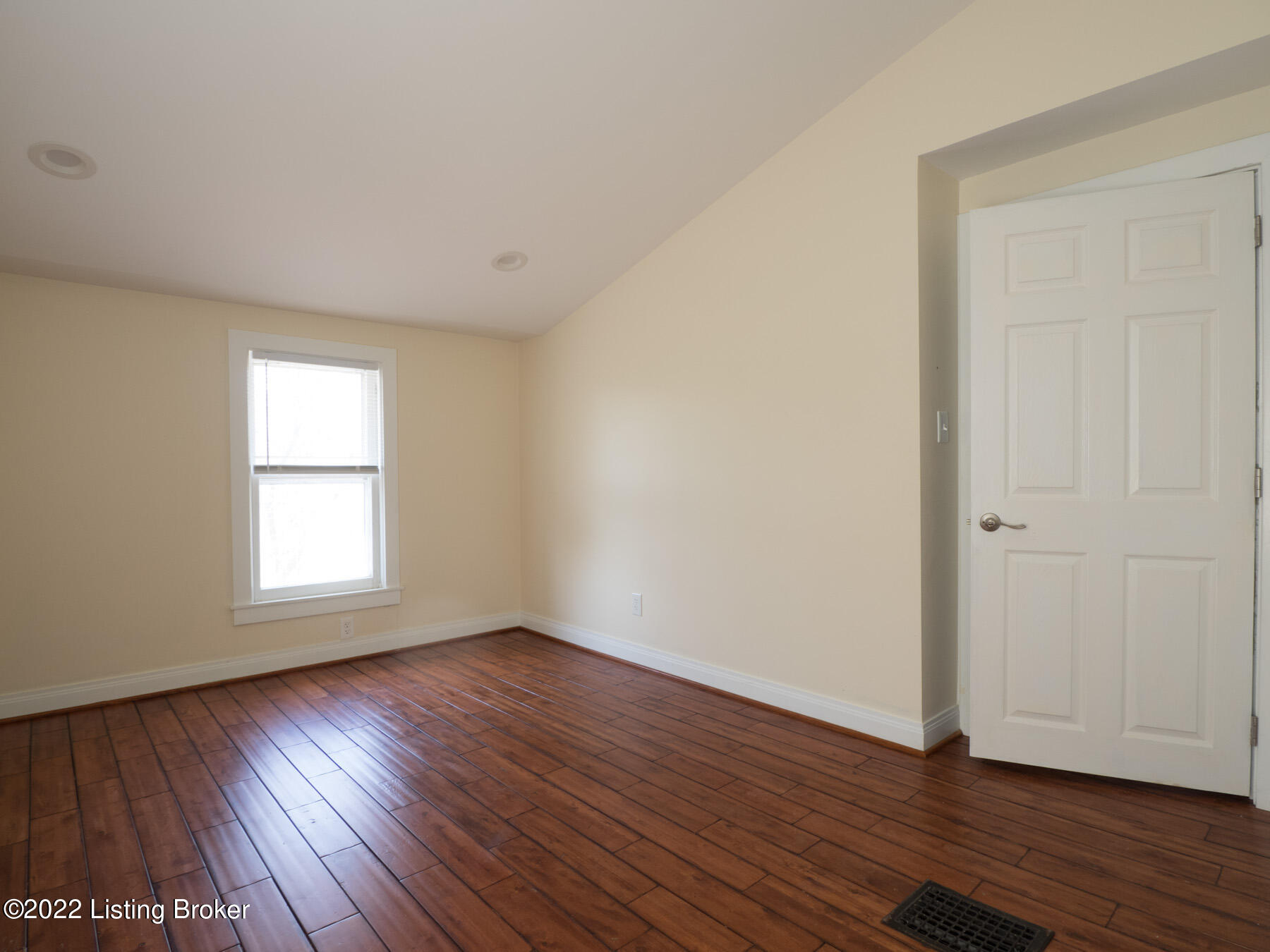 1000 Brown Ave Property Photo 38