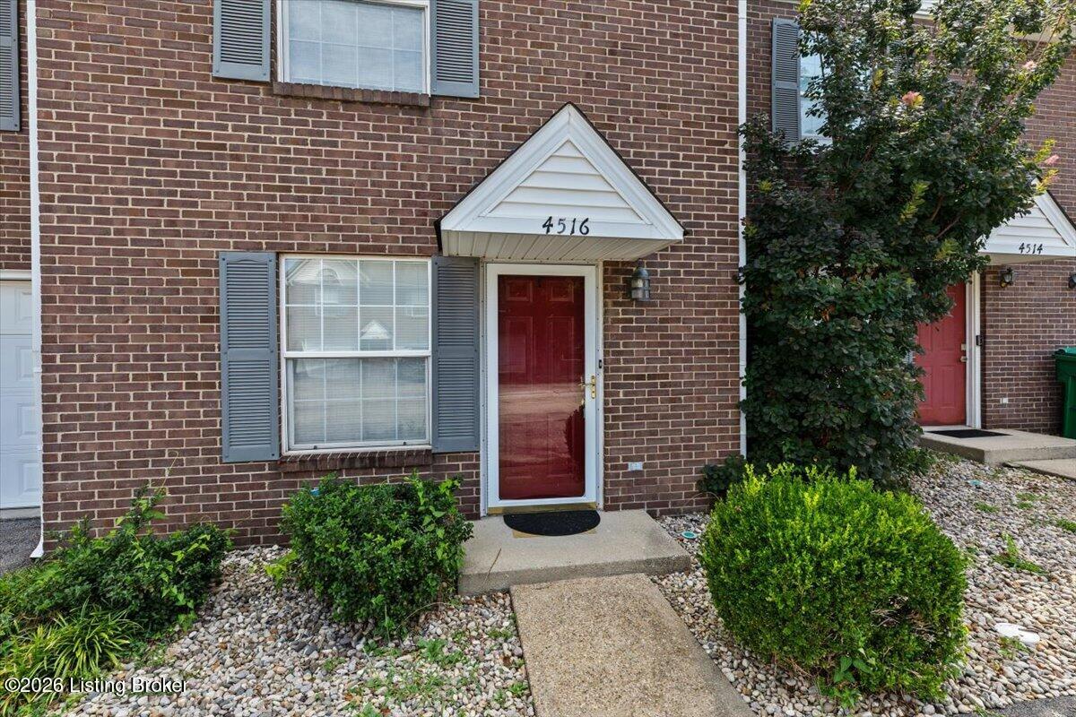4516 Meadowlark Manor Ln Property Photo 3